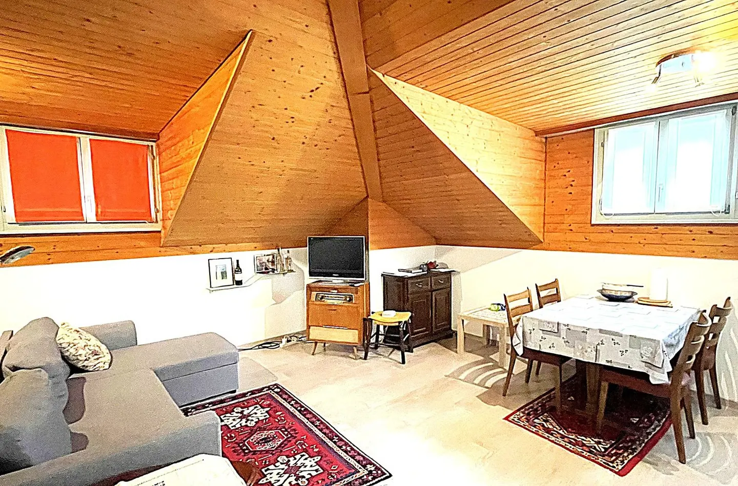 Gemütliches Dachstudio-Apartment in Bellinzona - Foto 1 von 14