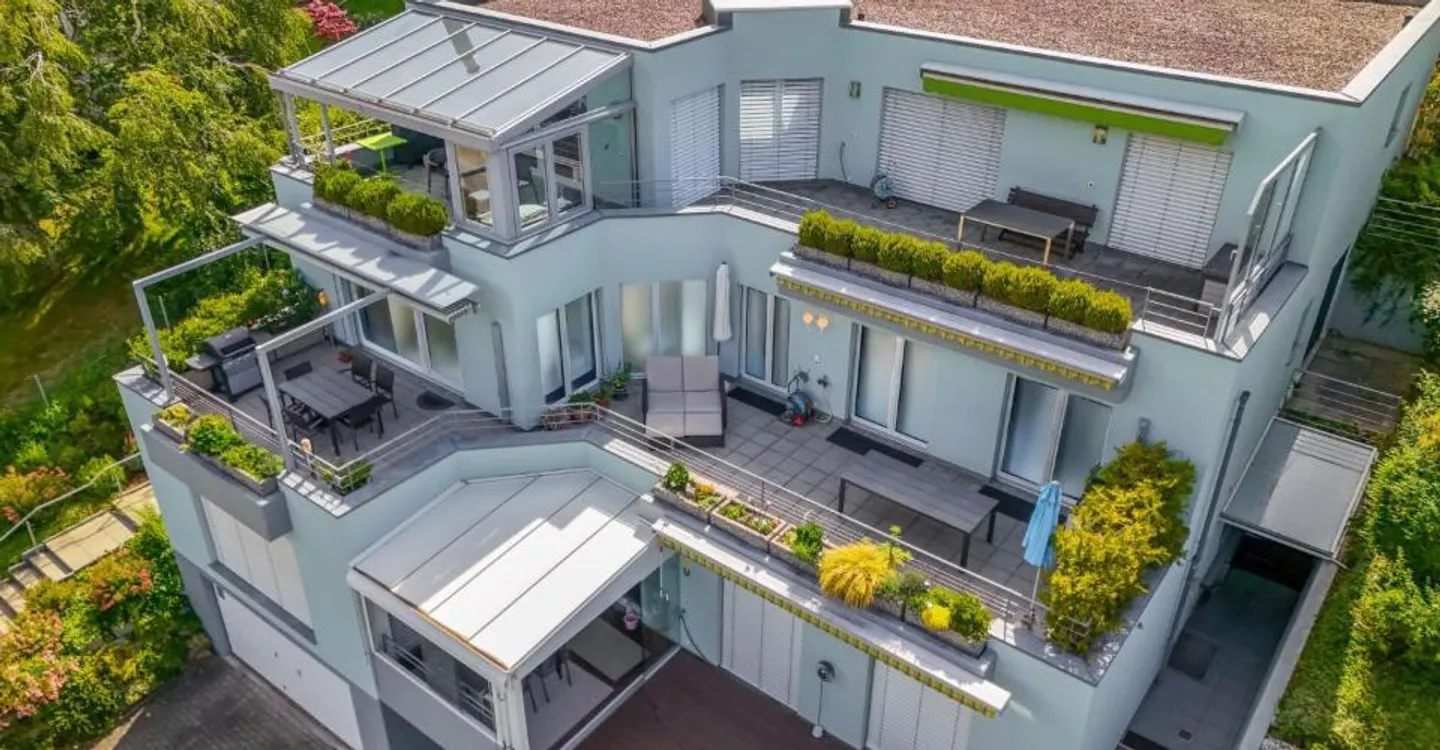 Plenty of Space for Living: Apartment with Large Terrace and Privacy - Photo 3 of 12