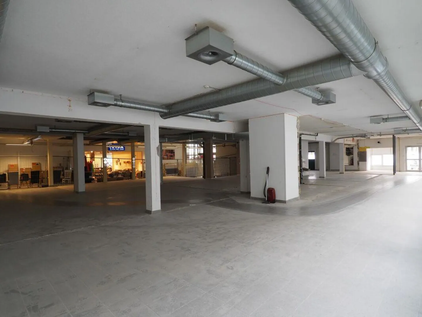Spazio commerciale in posizione privilegiata - Foto 8 di 8