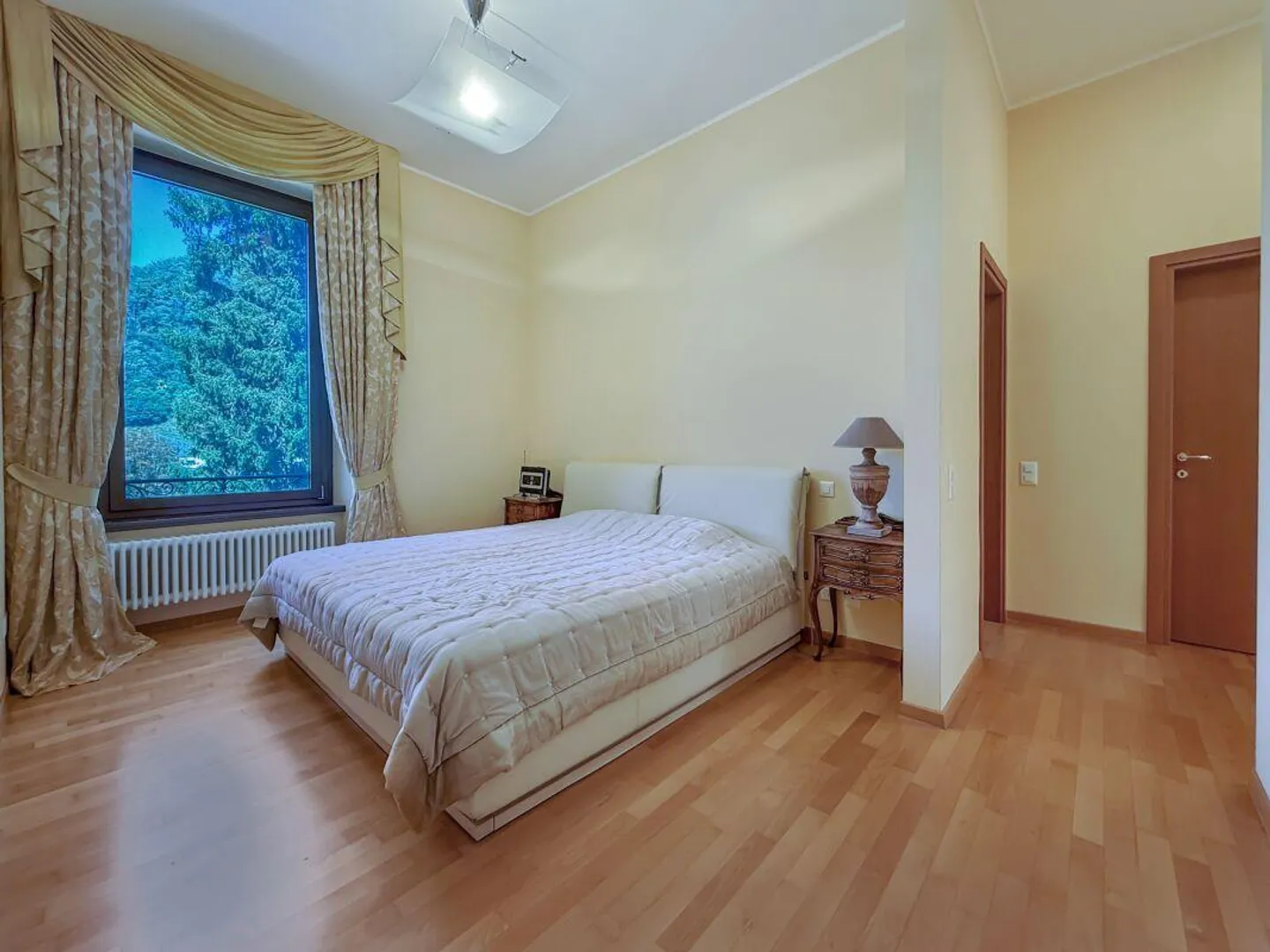 Appartamento di lusso con vista lago - Foto 5 di 8