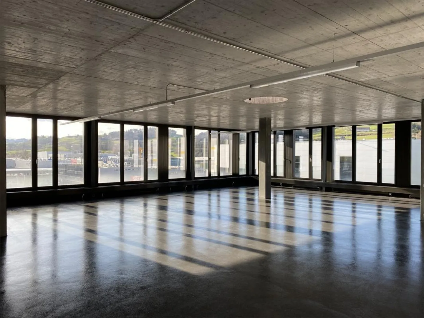 Helle Bürofläche - Foto 1 von 12