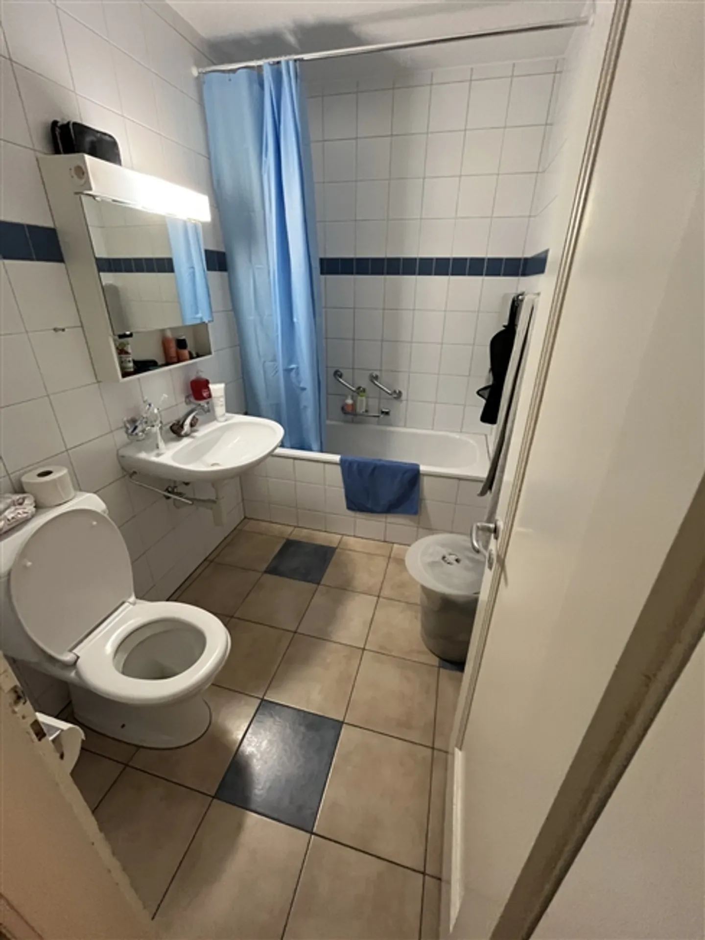 Apartment for rent - Photo 5 of 6