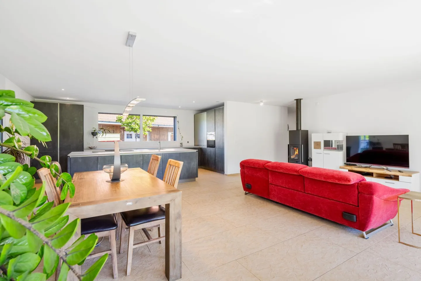 Charmantes Einfamilienhaus mit Garten - Foto 1 von 18
