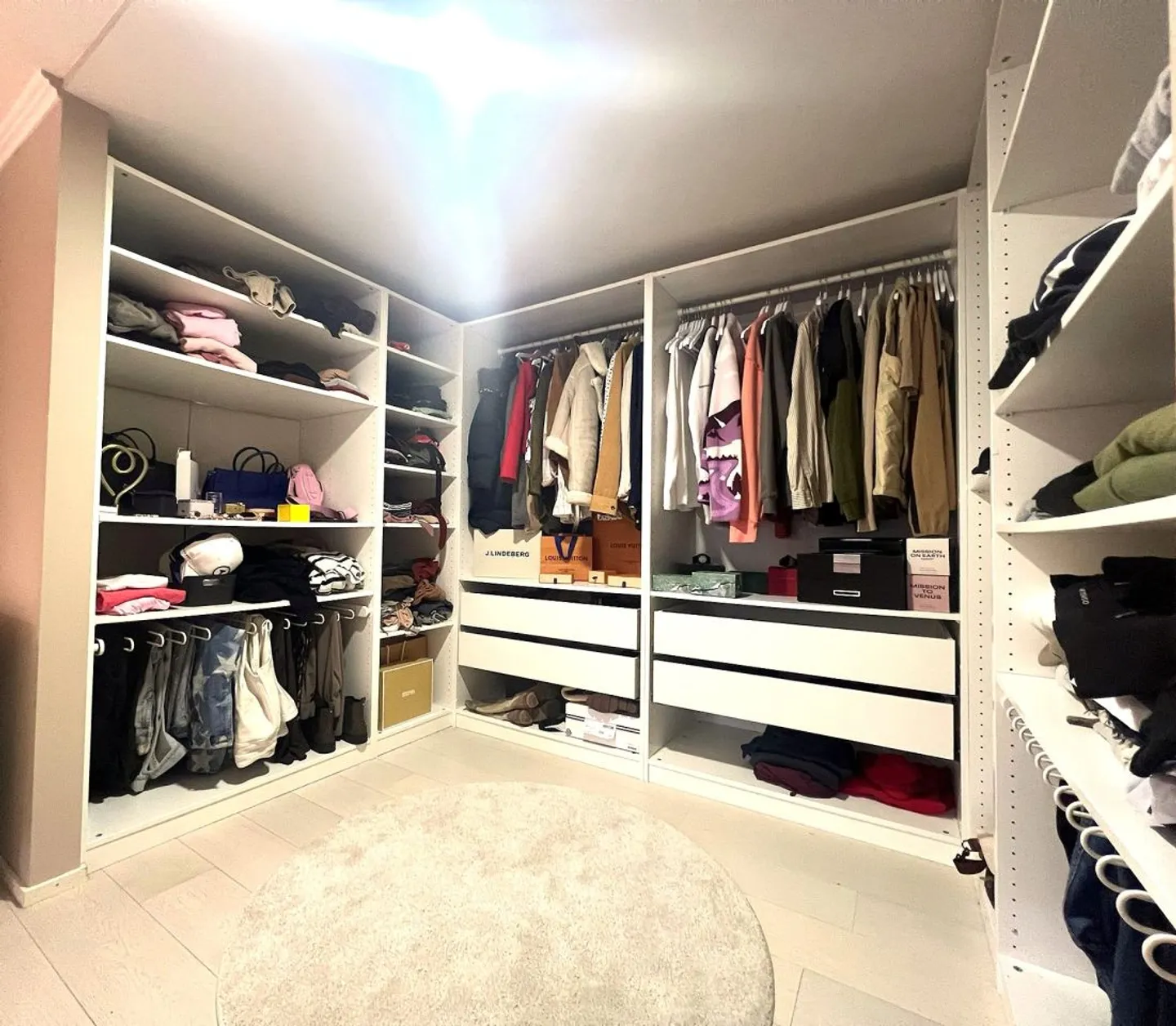 Magnificent individual villa in Penthalaz / 5 bedrooms / 2 bathrooms / Terrace / Pool - Photo 11 of 13