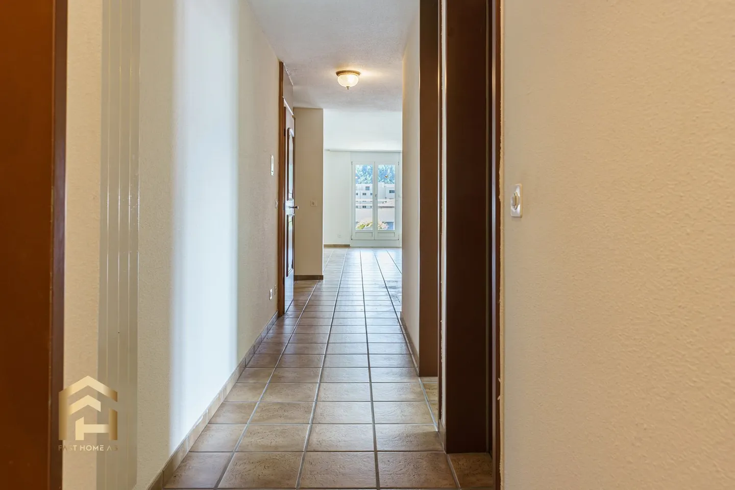 Incantevole appartamento attico in posizione privilegiata a Naters - Foto 9 di 13