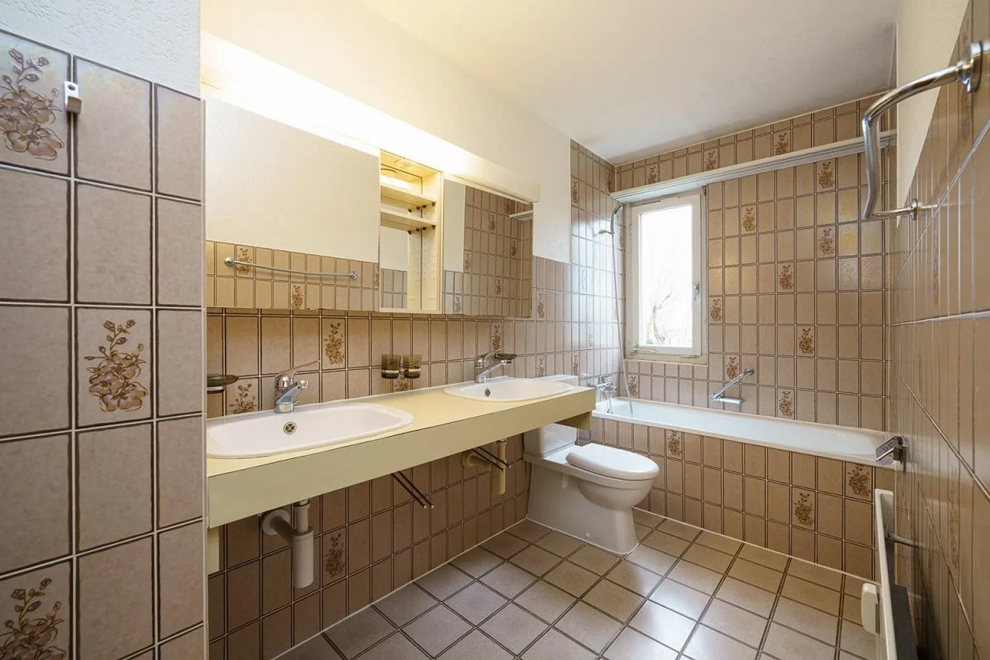 La tua nuova casa: luminoso appartamento di 5 stanze - Foto 9 di 11