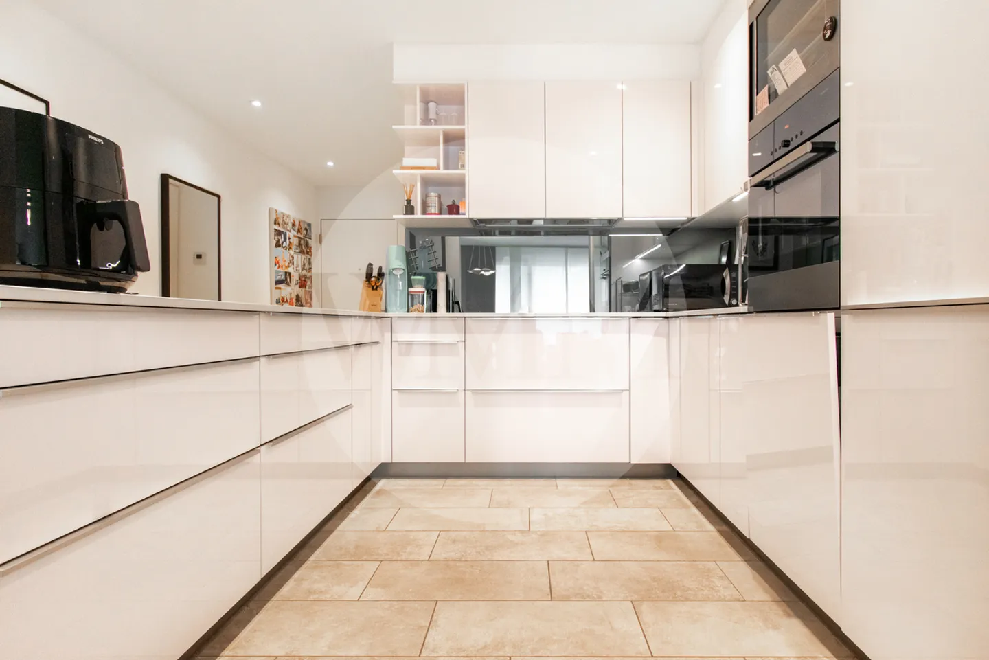 Appartement spacieux avec terrasse couverte - Photo 7 sur 17