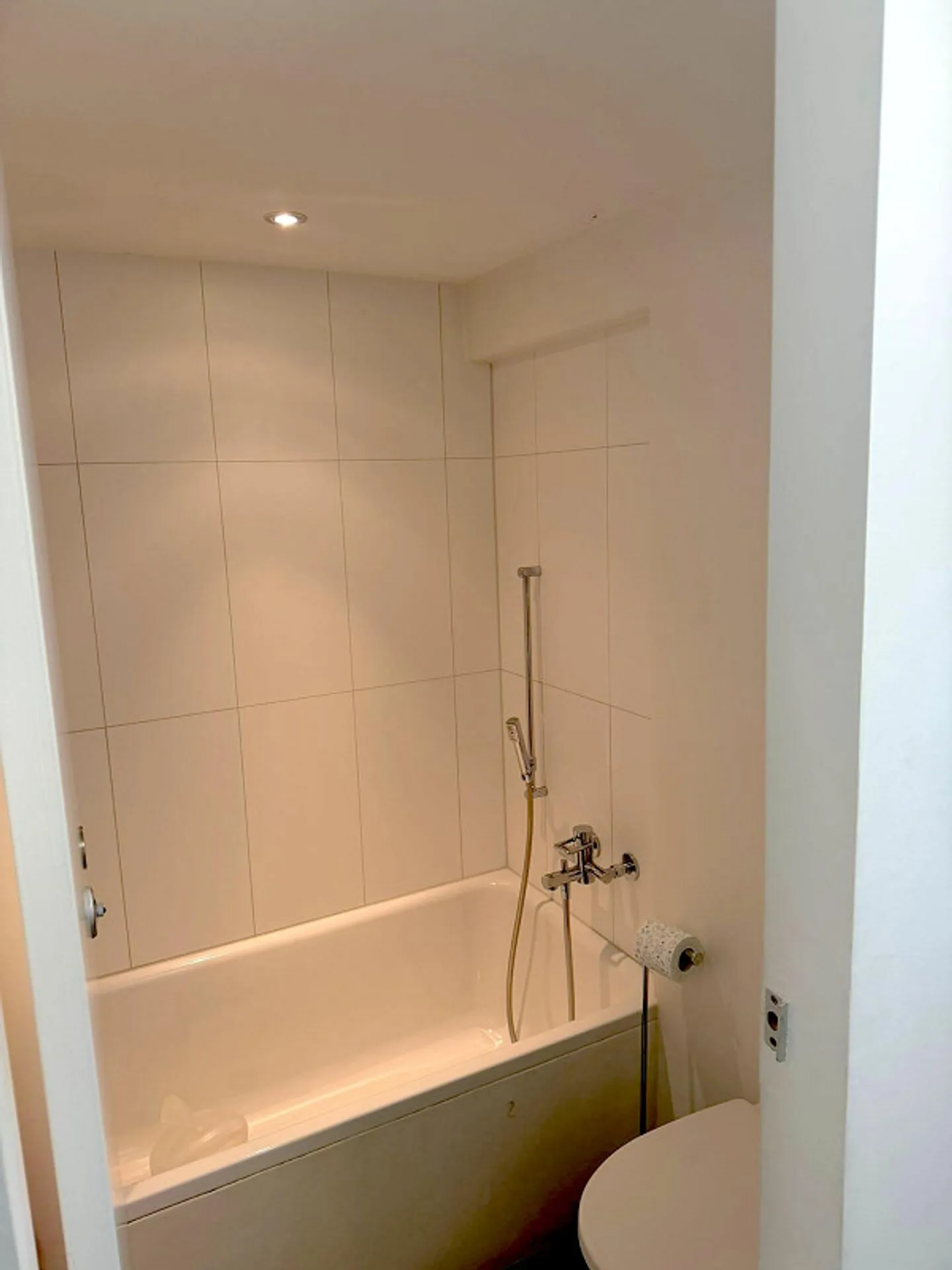 Incantevole casa a schiera di 4,5 stanze a Spiez con bella vista - Foto 17 di 19