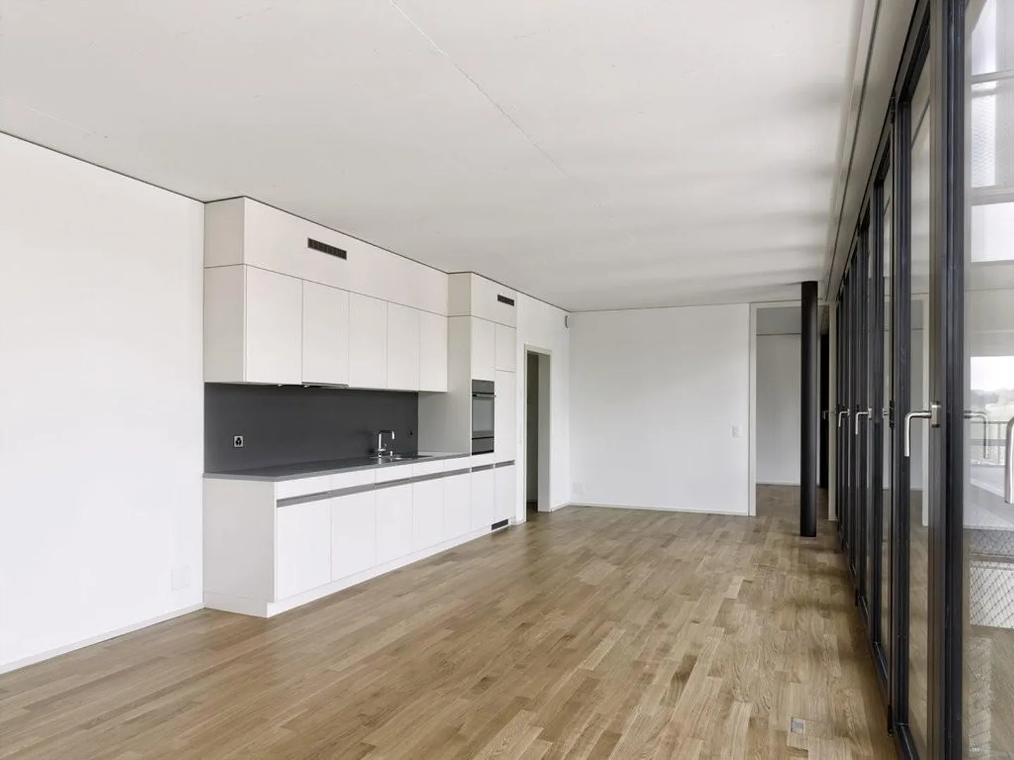 Go 'on Deck' and live exceptionally... - Photo 2 of 5