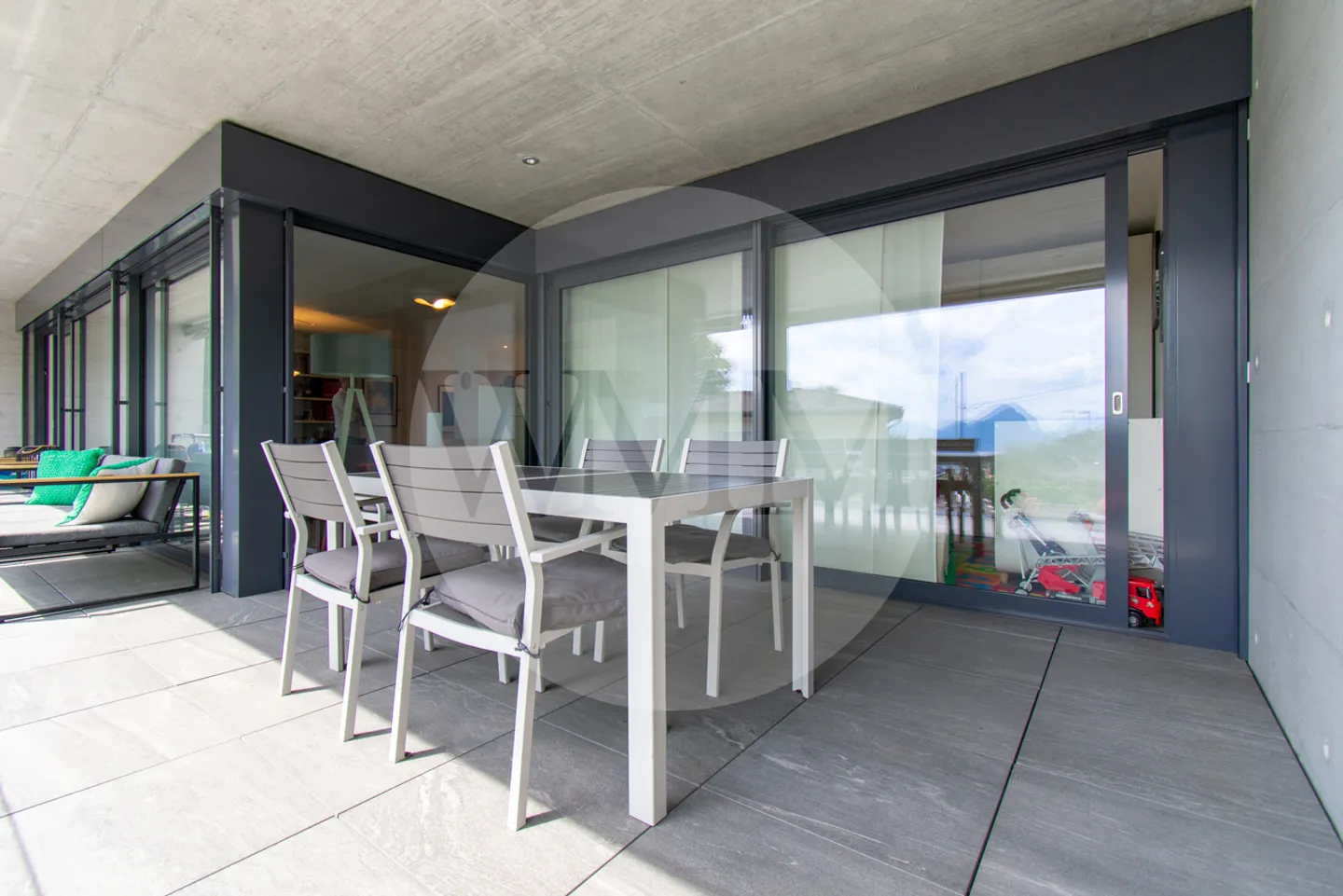 Appartement spacieux avec terrasse couverte - Photo 14 sur 17