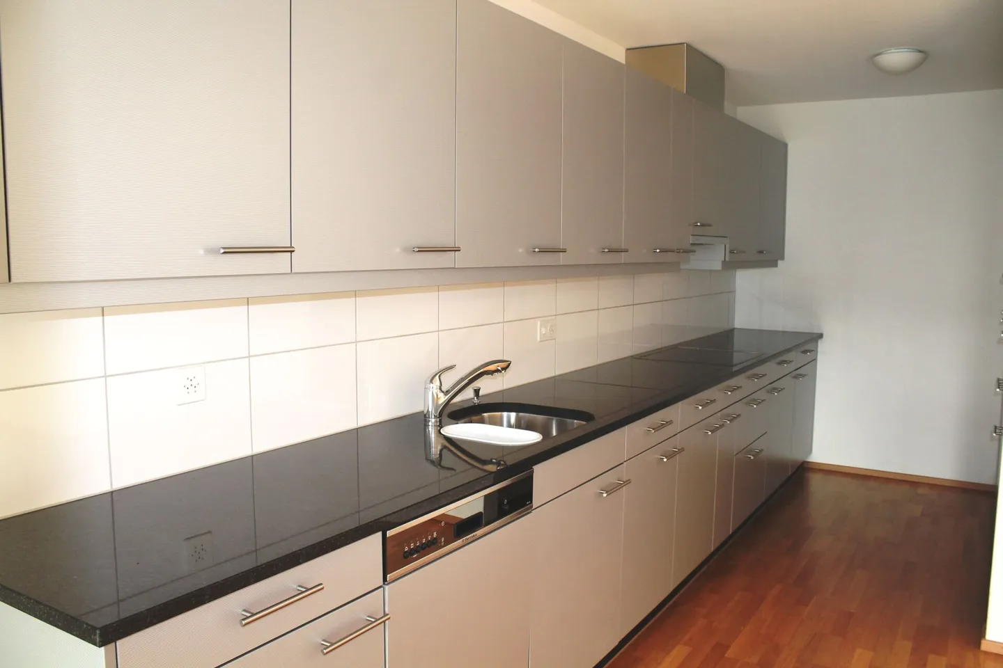5.5 Rooms in Beautiful Schüsspark - Photo 3 of 23