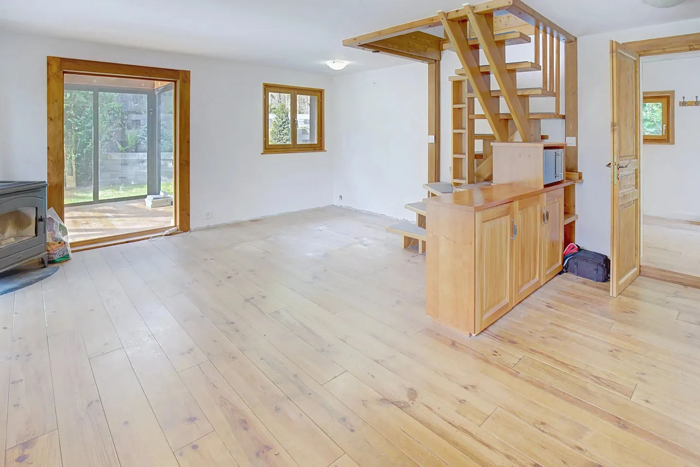 Charming Chalet with Mountain Views - Photo 3 of 29