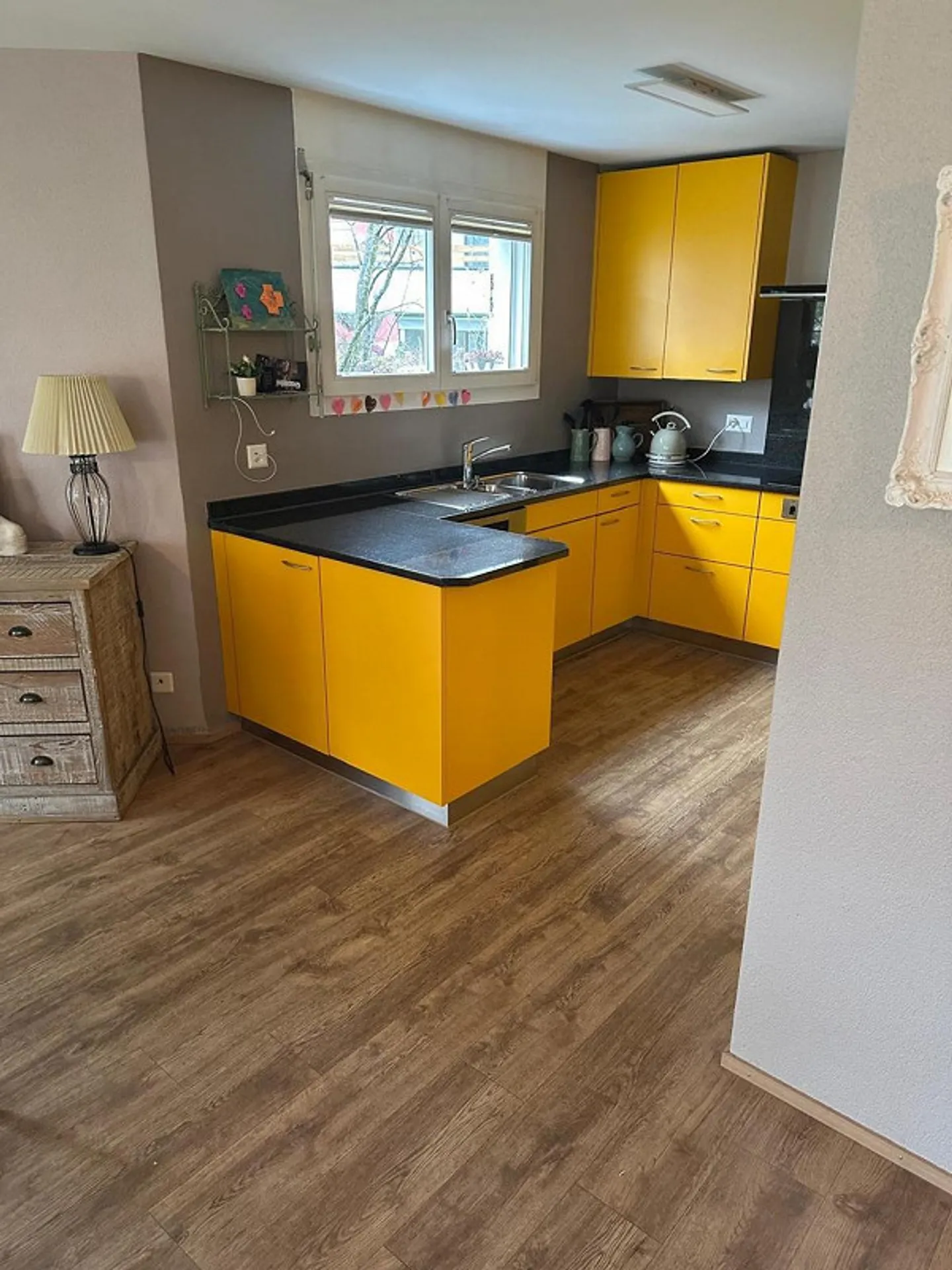Maison familiale avec beaucoup d'espace - Photo 4 sur 13