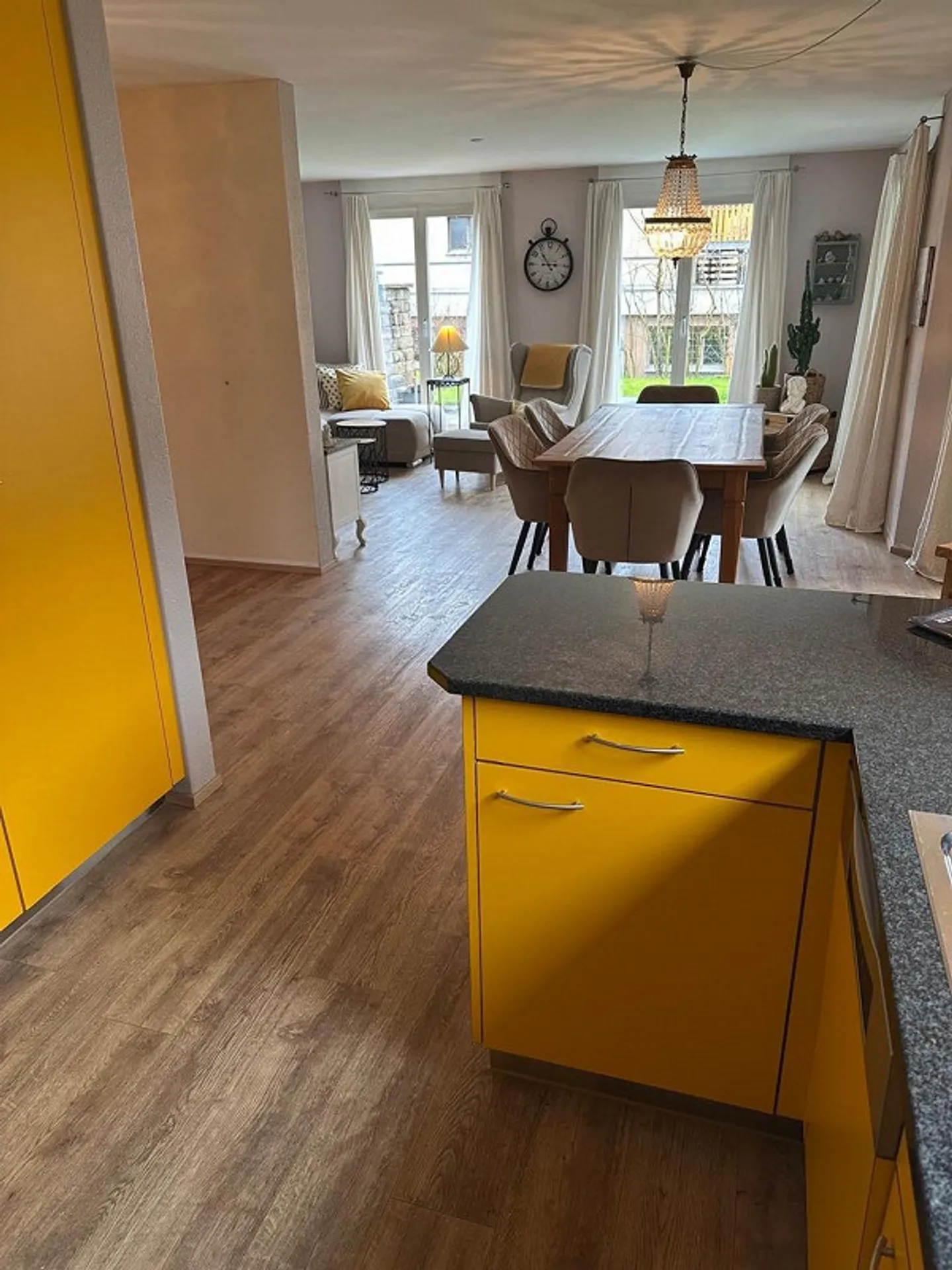 Maison familiale avec beaucoup d'espace - Photo 5 sur 13