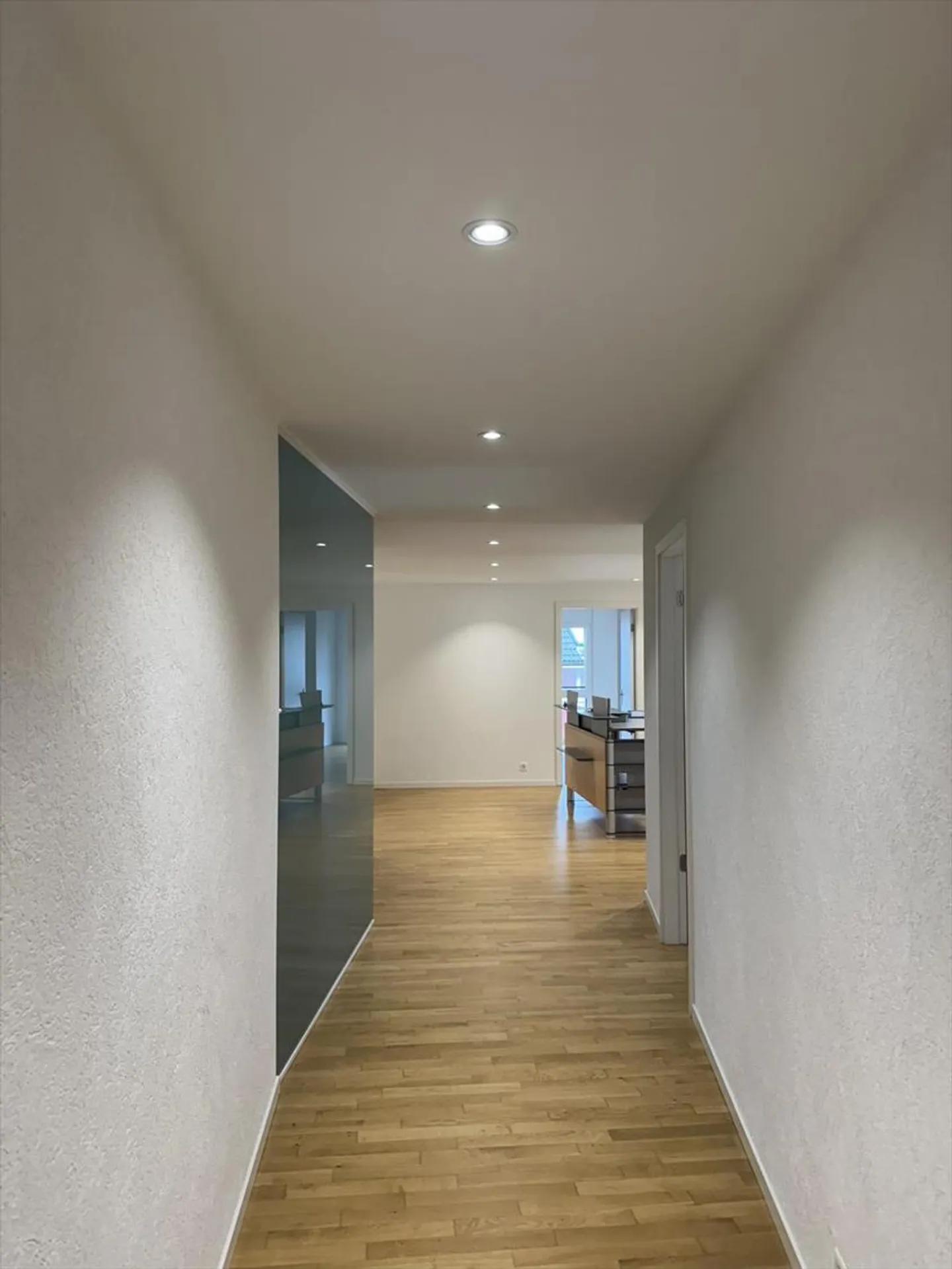 Offices for rent - 145 m² in the city center - Photo 4 of 10