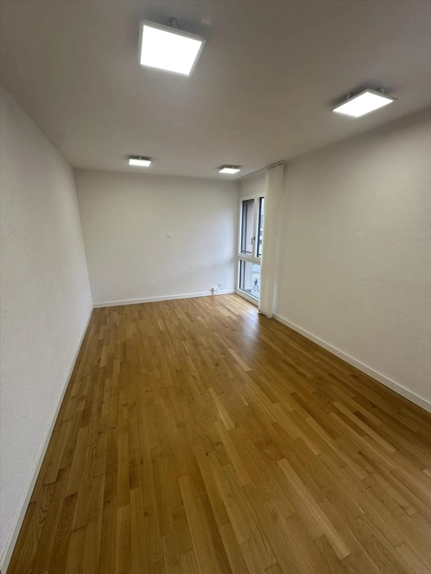 Offices for rent - 145 m² in the city center - Photo 5 of 10