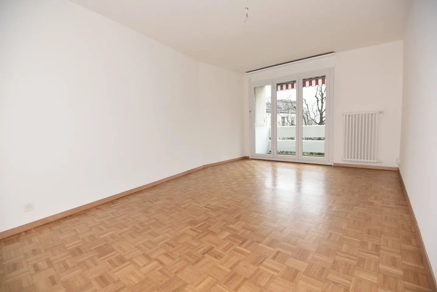 Charming 2-room apartment in the heart of Montreux - Photo 2 of 6