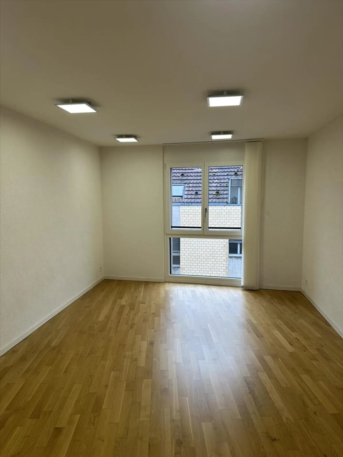 Offices for rent - 145 m² in the city center - Photo 6 of 10