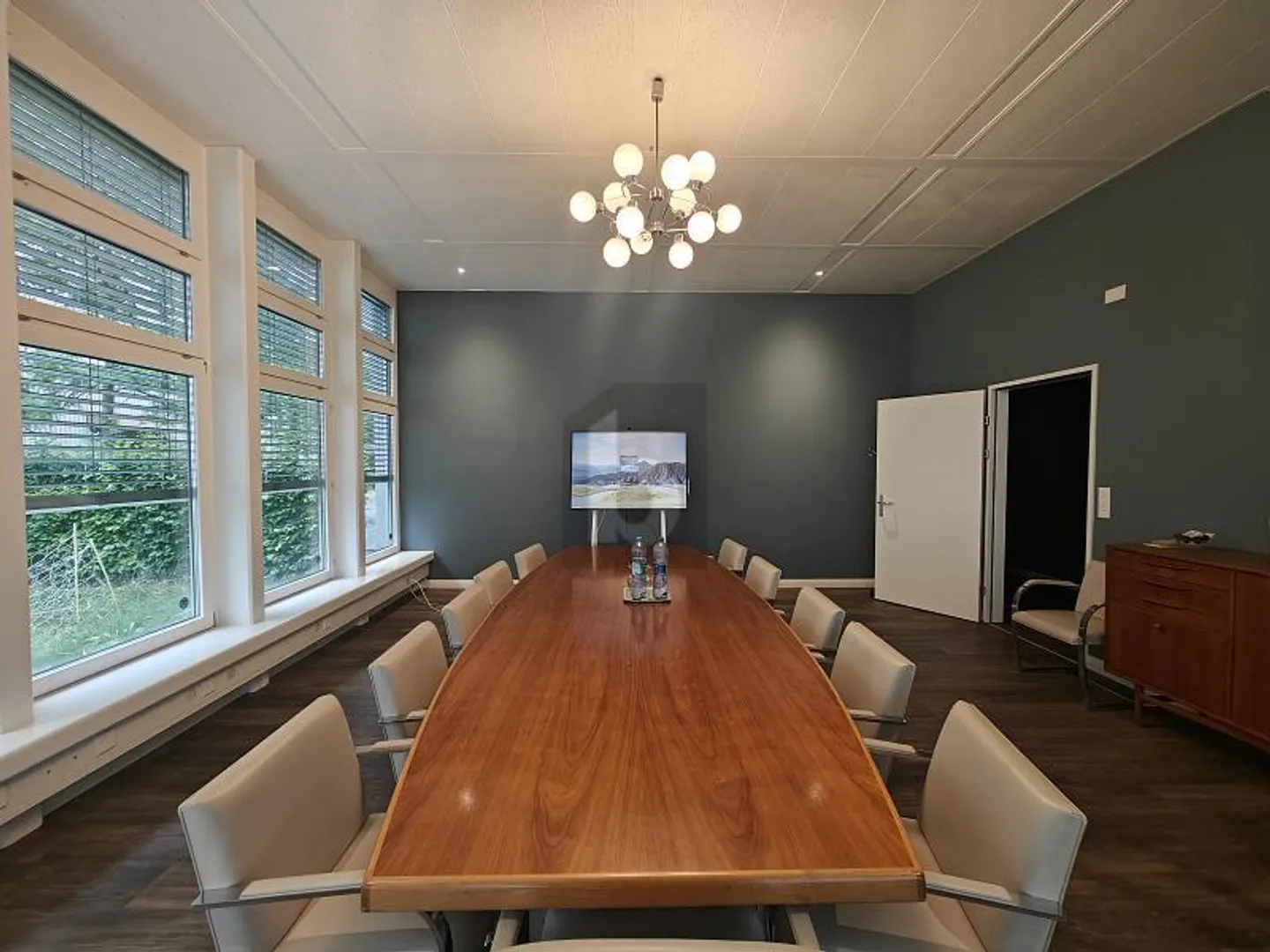 GENEROUS AND REPRESENTATIVE - Photo 2 of 6