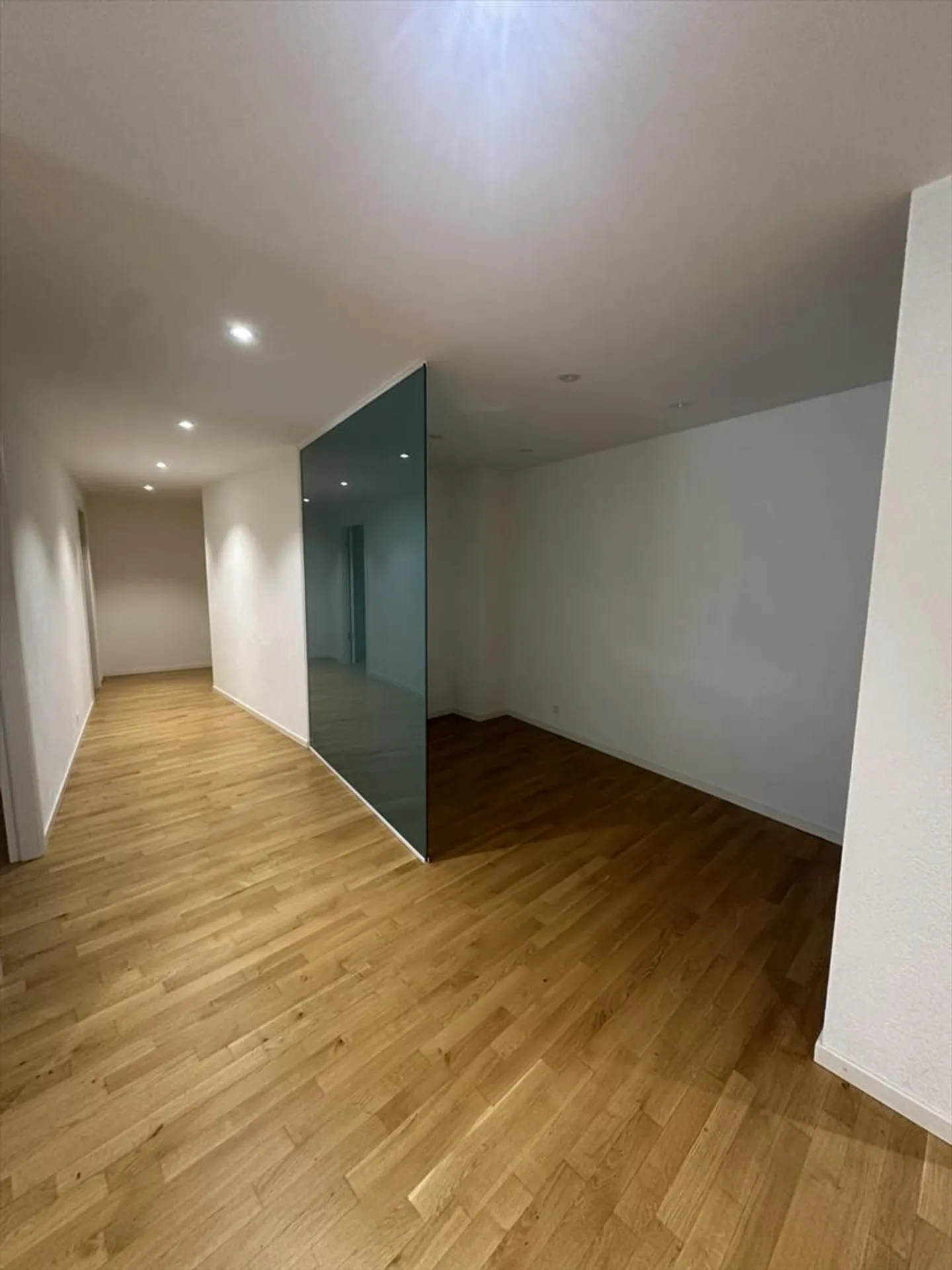 Offices for rent - 145 m² in the city center - Photo 2 of 10