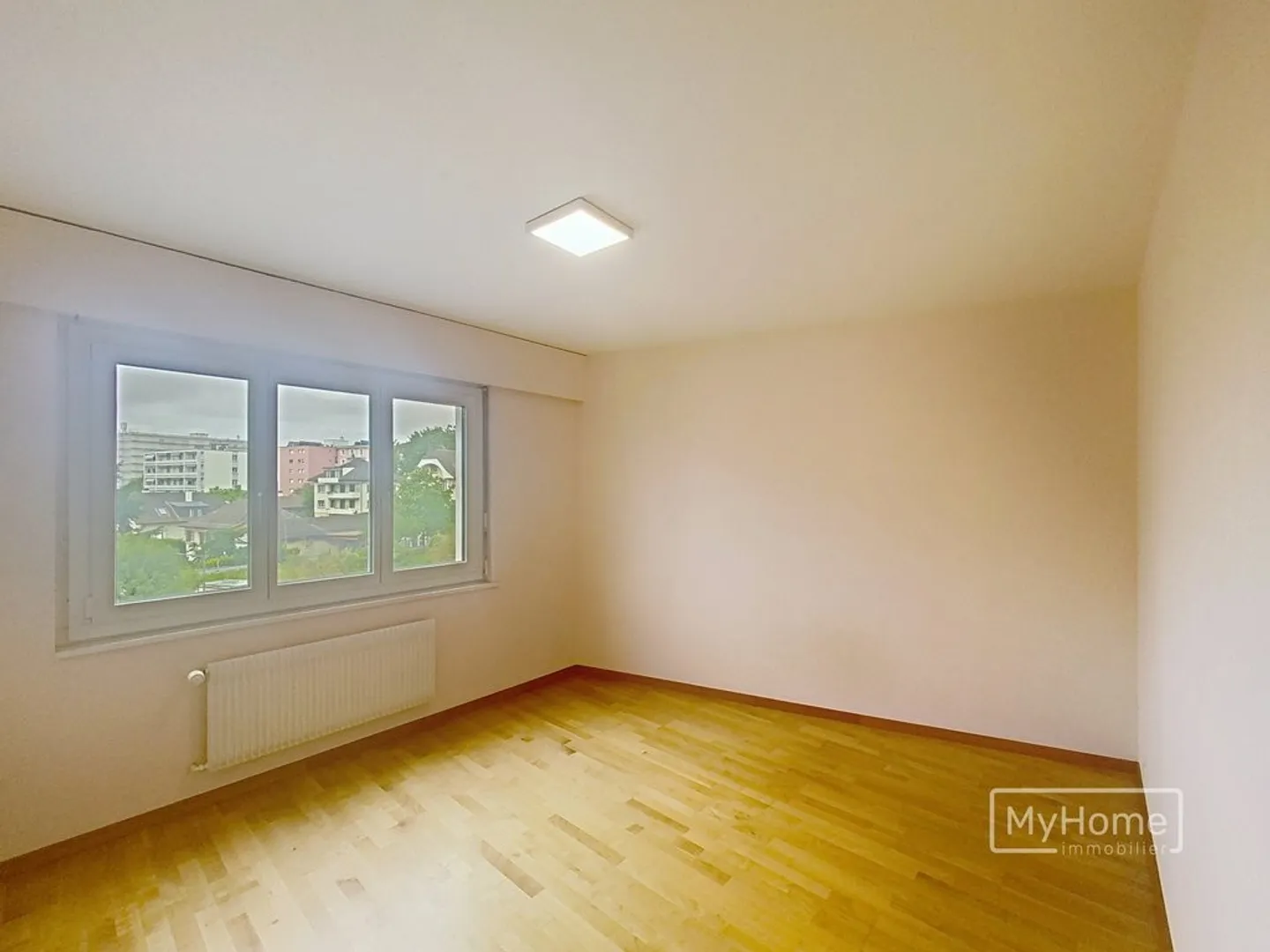 Apartment with 5 Rooms in the Center of Western Lausanne - Photo 6 of 9