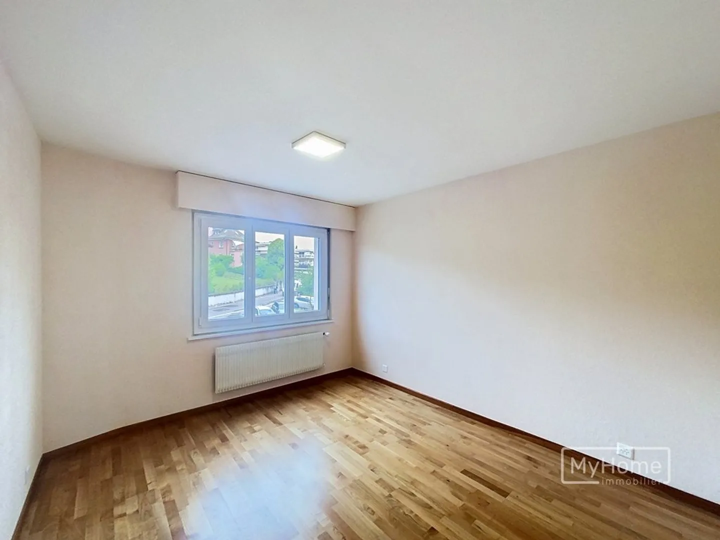 Apartment with 5 Rooms in the Center of Western Lausanne - Photo 7 of 9