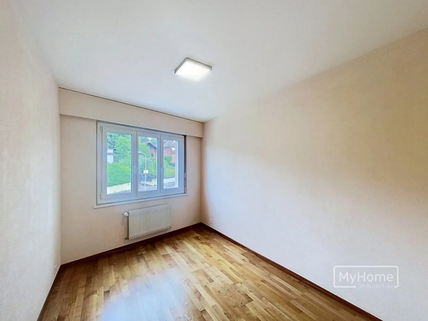 Apartment with 5 Rooms in the Center of Western Lausanne - Photo 5 of 9