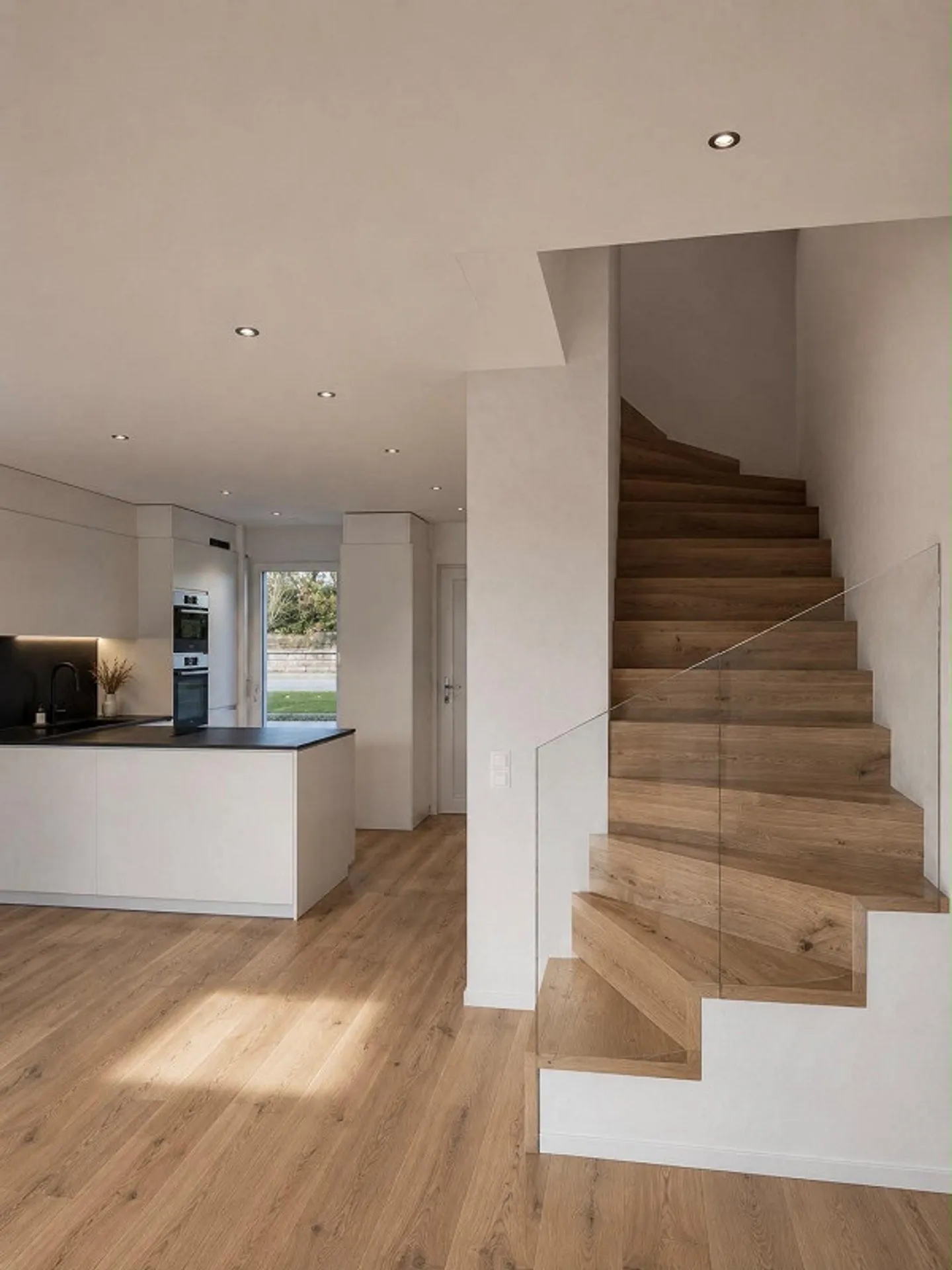 Modern 5.5-Room Row House - Photo 4 of 8