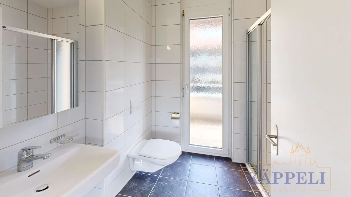 Appartement en attique en duplex de 5,5 pièces à Heimberg - Photo 9 sur 10
