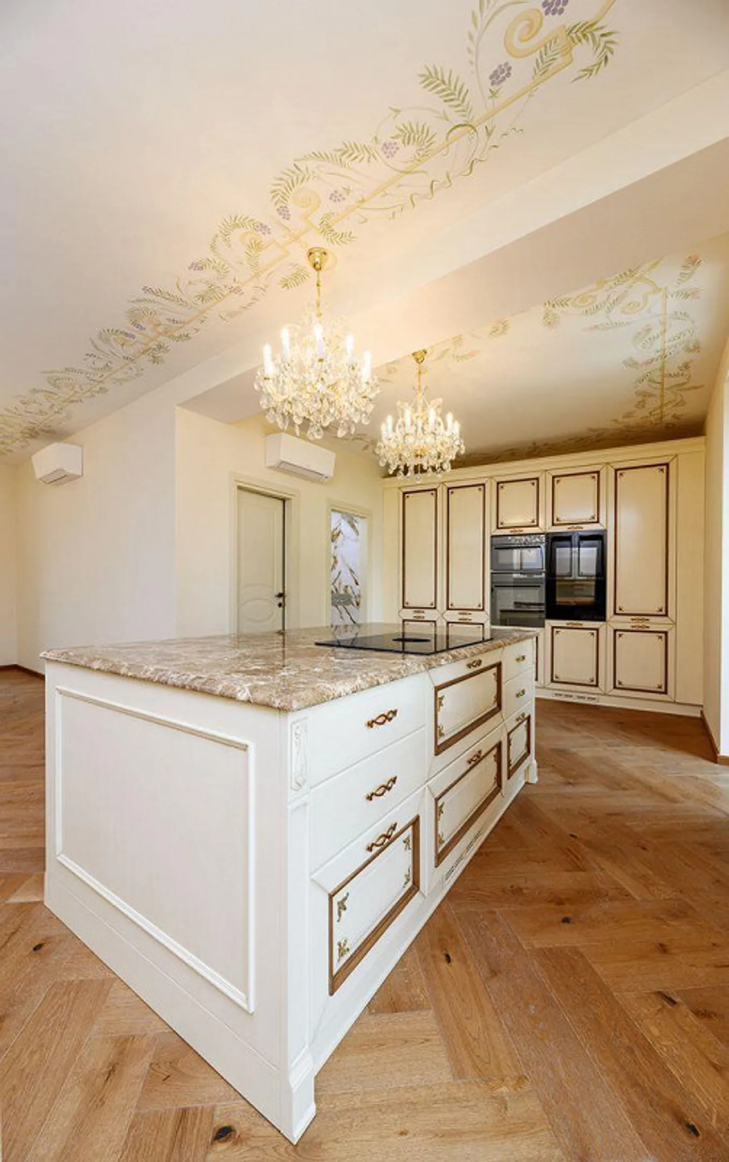 Villa Armonia – Prestigious villa renovated with rooftop, jacuzzi and lake view in Lugano - Photo 4 of 11