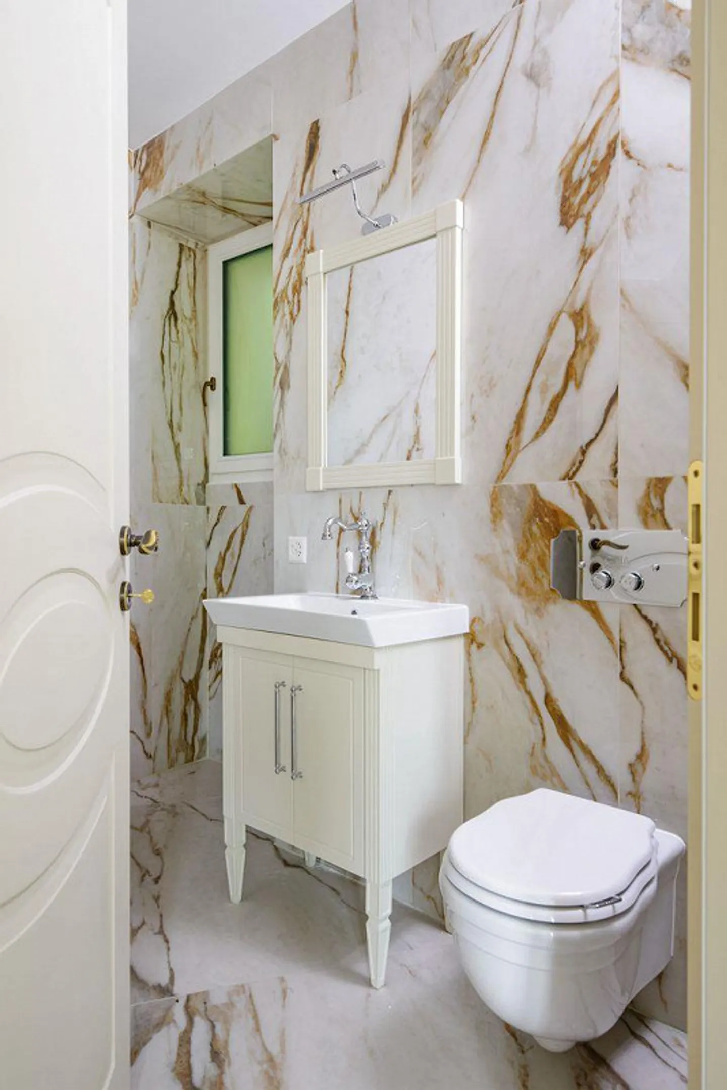 Villa Armonia – Prestigious villa renovated with rooftop, jacuzzi and lake view in Lugano - Photo 6 of 11