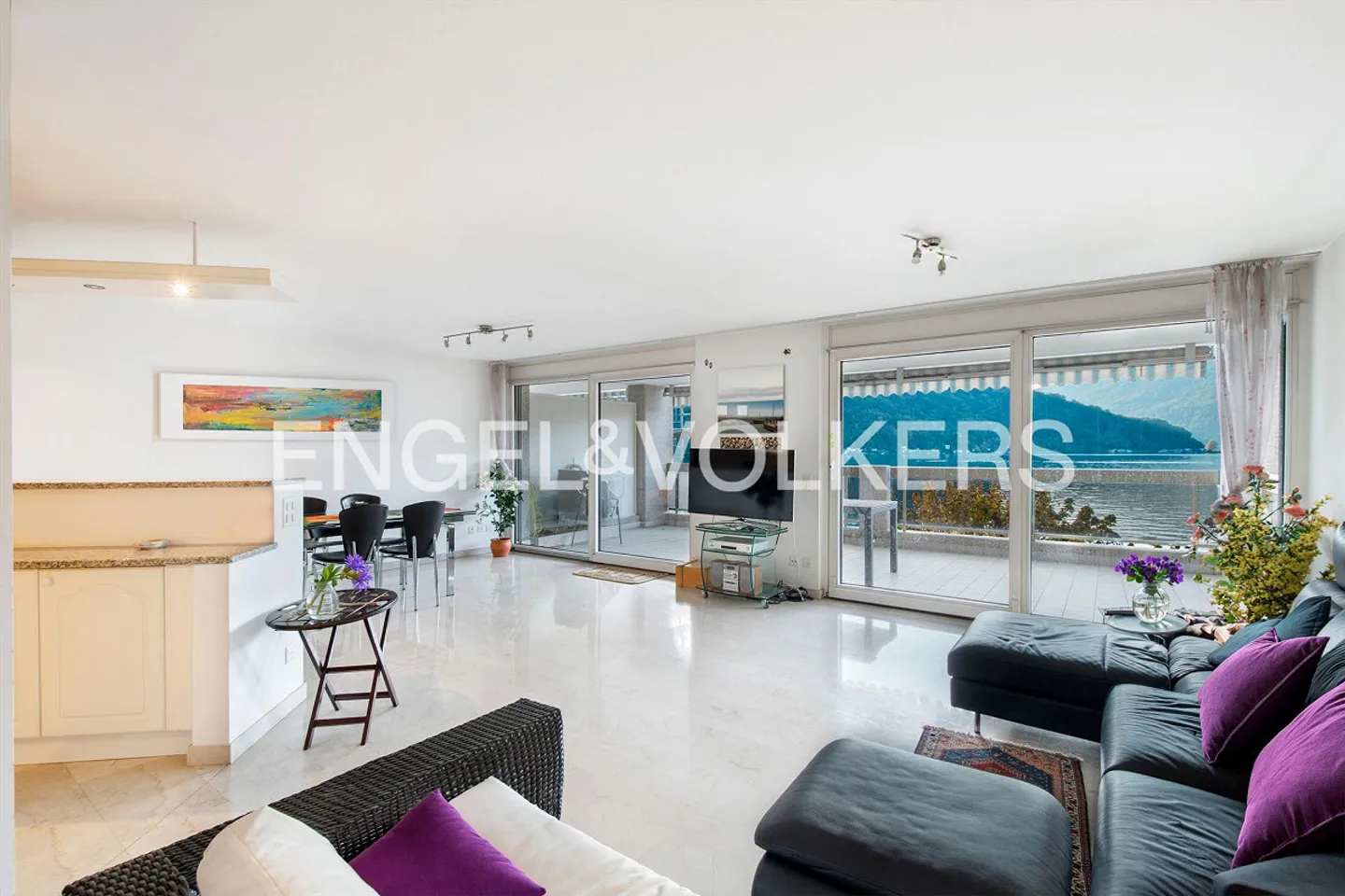 Geräumige Wohnung direkt am See - Foto 2 von 13