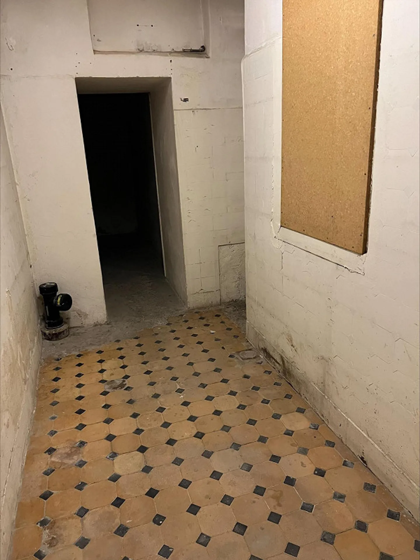 Atelier / Salle de loisirs / Atelier à la gare principale de Schaffhouse - Photo 3 sur 4