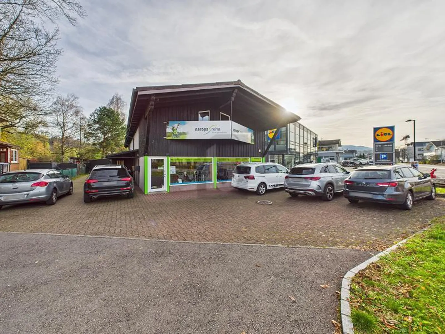 VOTRE ENTREPRISE DANS UN EMPLACEMENT TRÈS FRÉQUENTÉ - Photo 1 sur 5