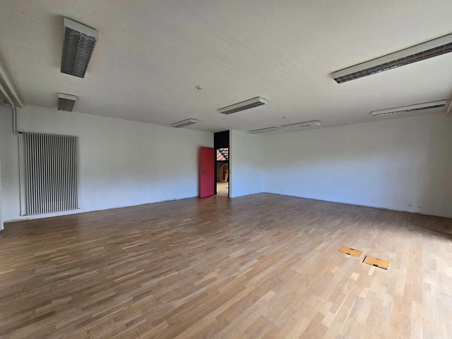 Bureau dans un Endroit Calme - Photo 2 sur 4