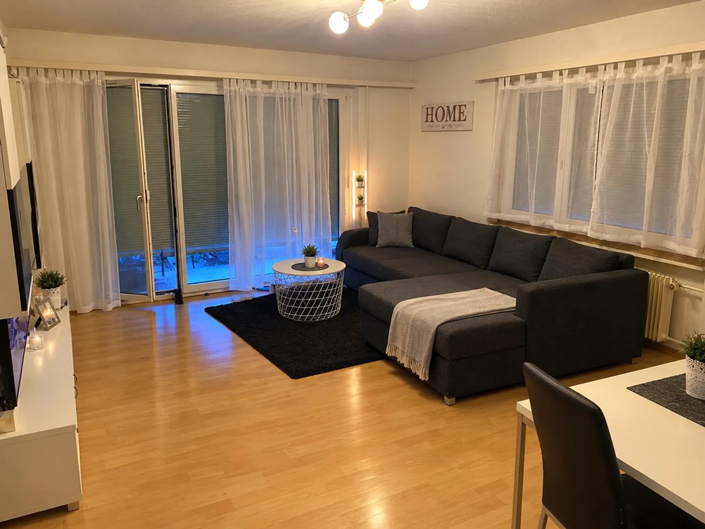 In affitto a Uznach appartamento mansardato di 5.5 stanze - Foto 2 di 8