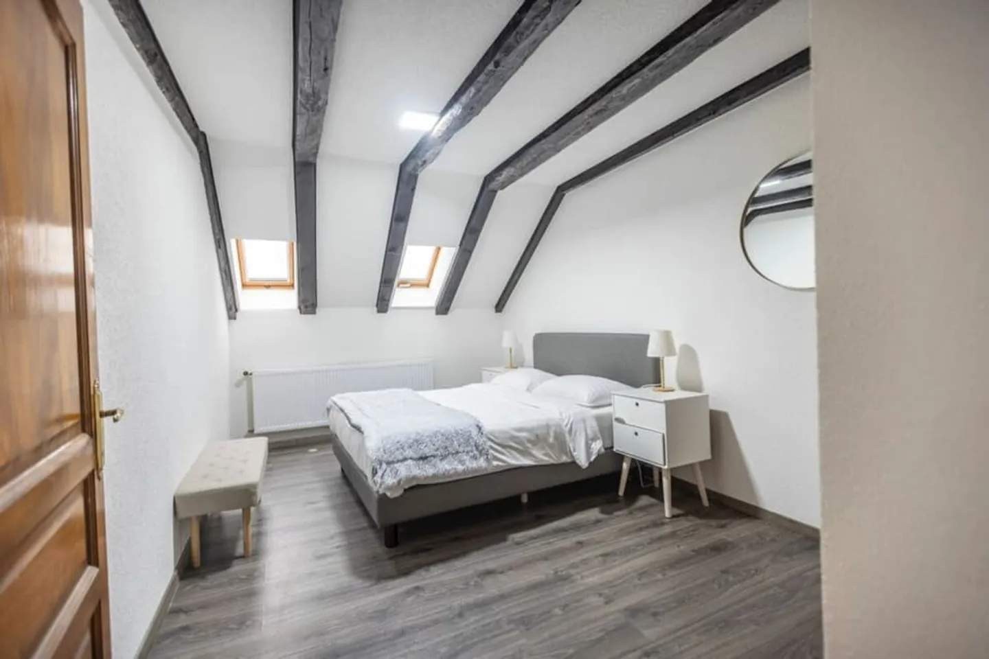 Incantevole hotel ristrutturato - Gare Chaux-de-Fonds - Foto 4 di 13