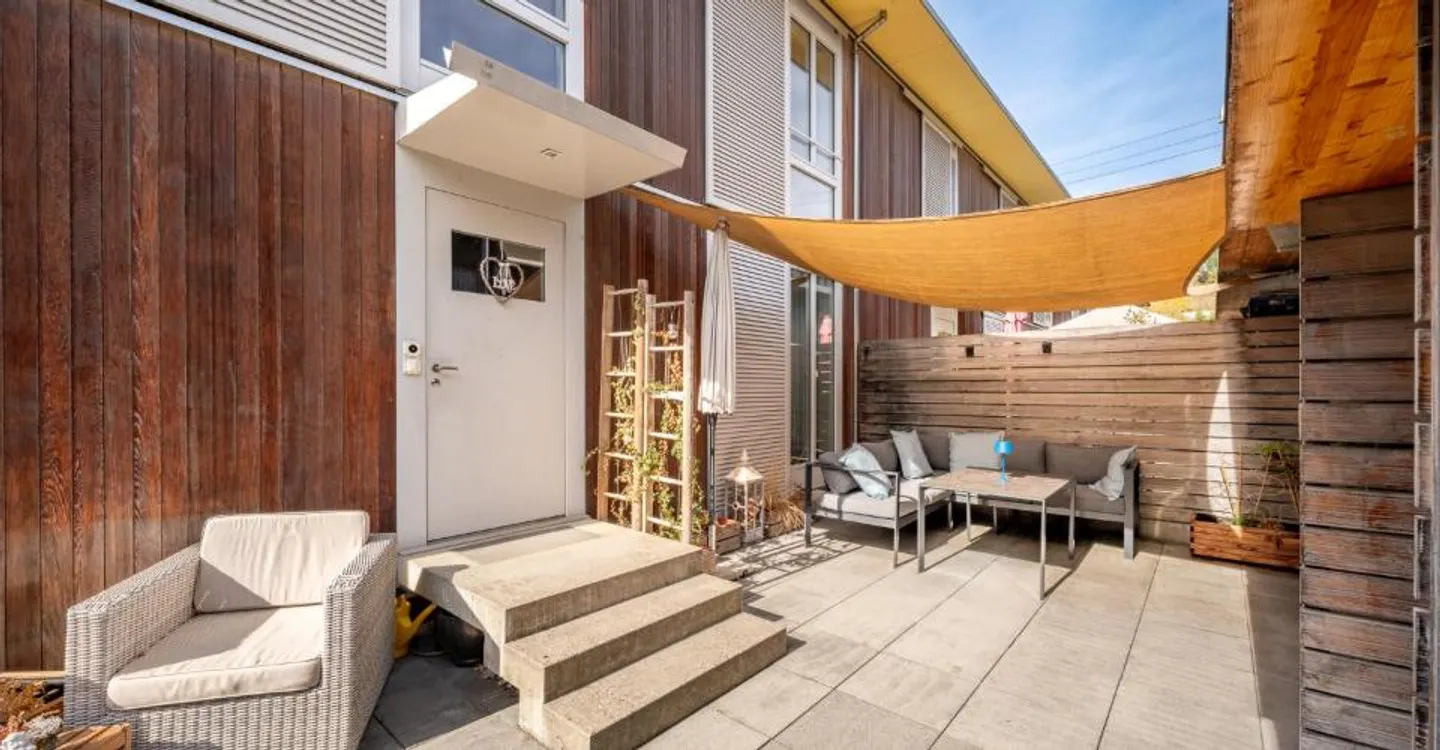 5.5-Room Corner Row House - A Family Paradise for Young Children - Photo 1 of 13