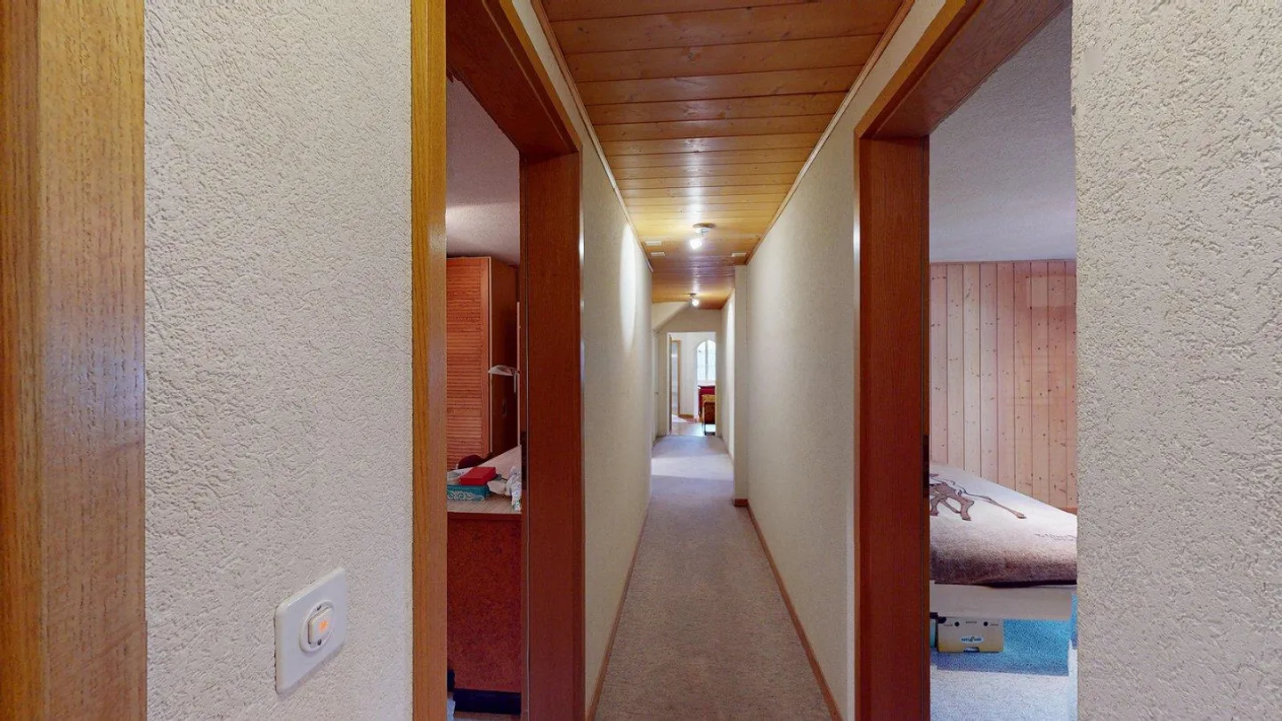 AgentSelly - 6.5-room apartment with a lot of character - Photo 8 of 13