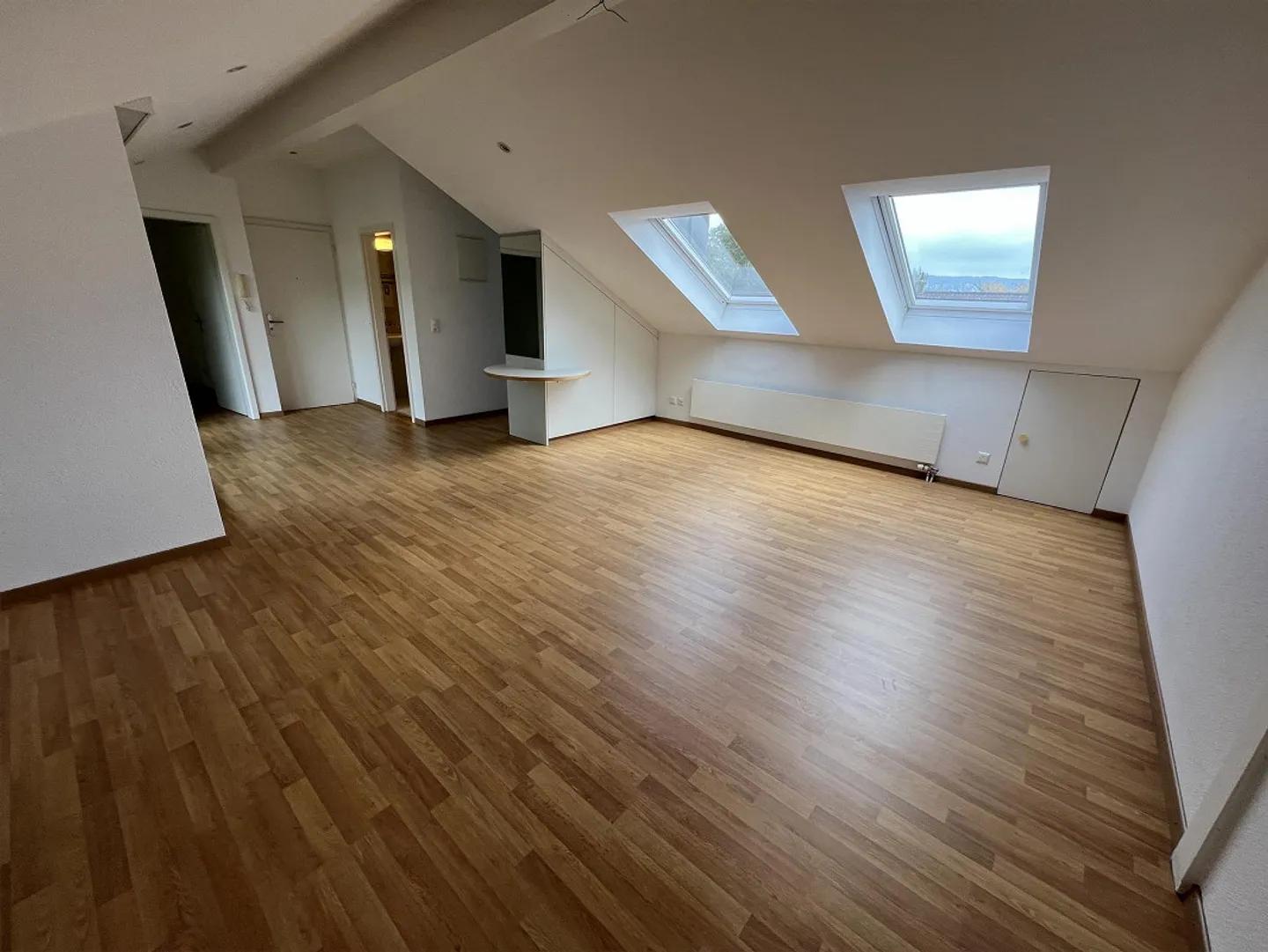Modern 2-room penthouse with terrace - Photo 2 of 10
