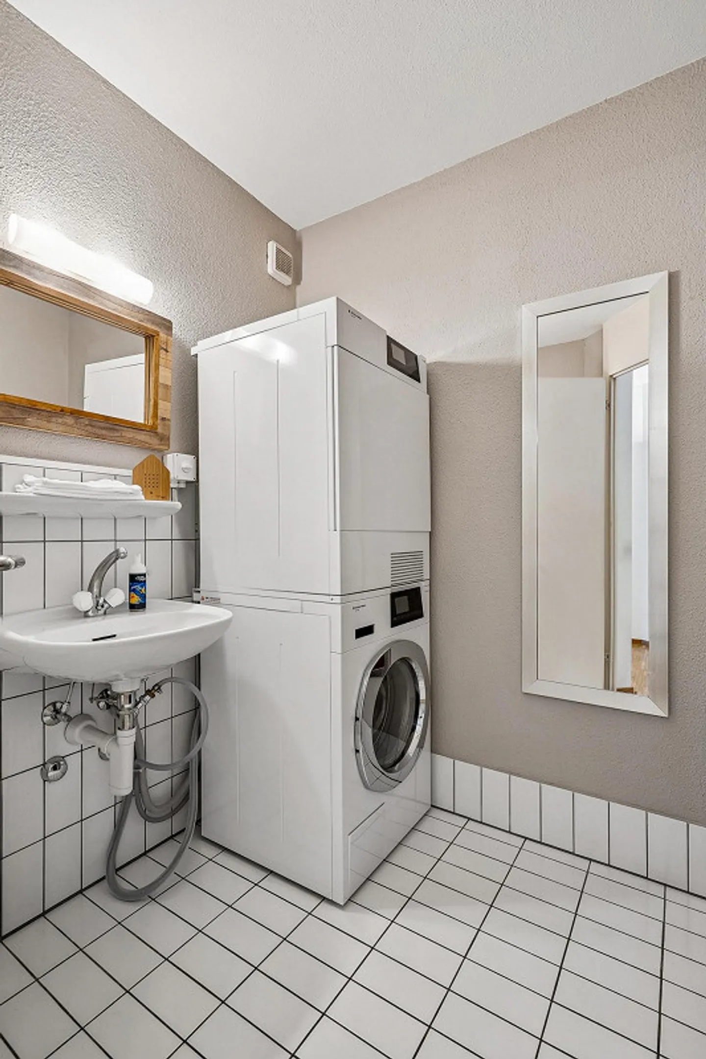 Spazio ufficio o studio nella migliore posizione del centro storico di Sciaffusa - Foto 9 di 10