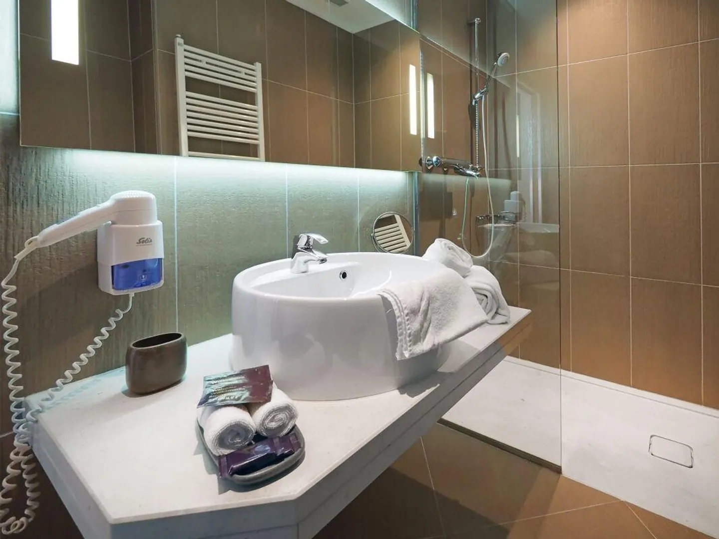 Incantevole Hotel & Ristorante nel Locarnese – Un'Oasi di Charme e Natura - Foto 24 di 24