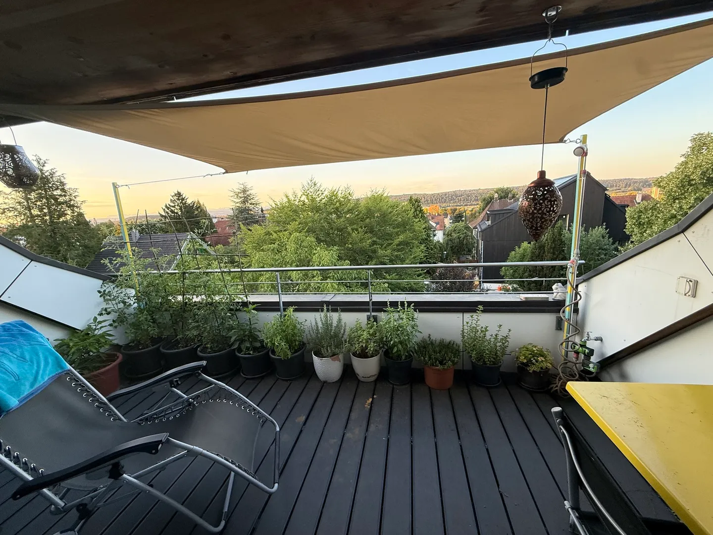 Appartement spacieux avec commodités modernes - Photo 1 sur 8