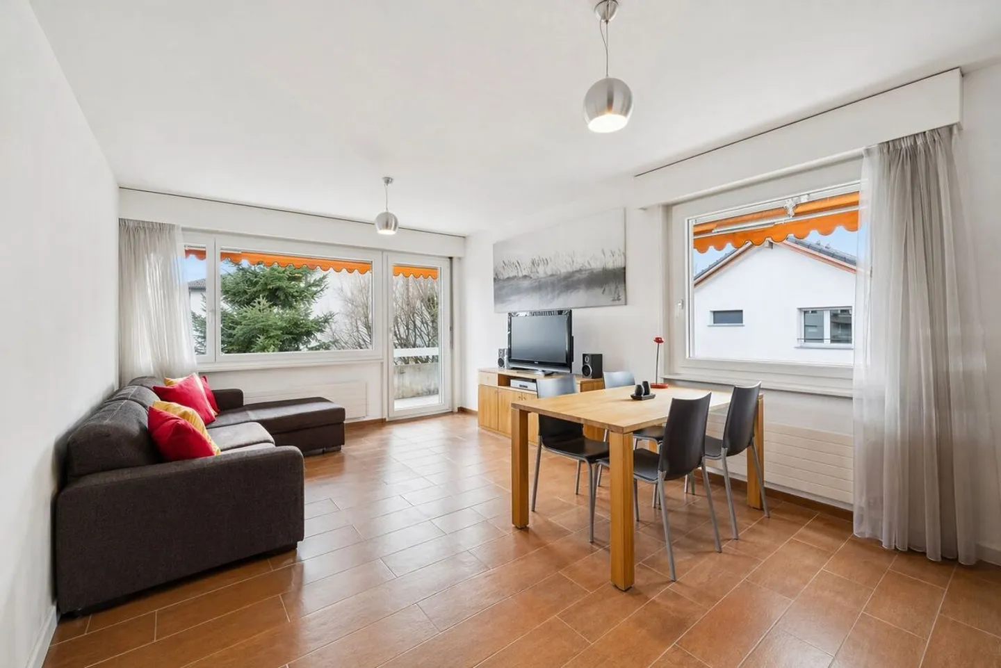 Appartement 4.5 pièces ensoleillé - Photo 3 sur 8