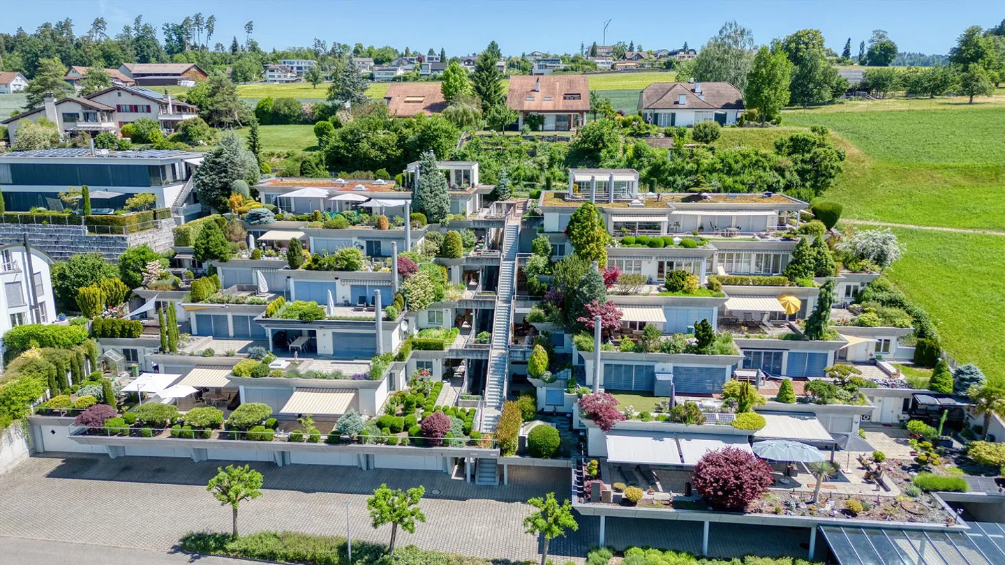 Geräumige Terrassenwohnung mit Aussicht - Foto 2 von 14