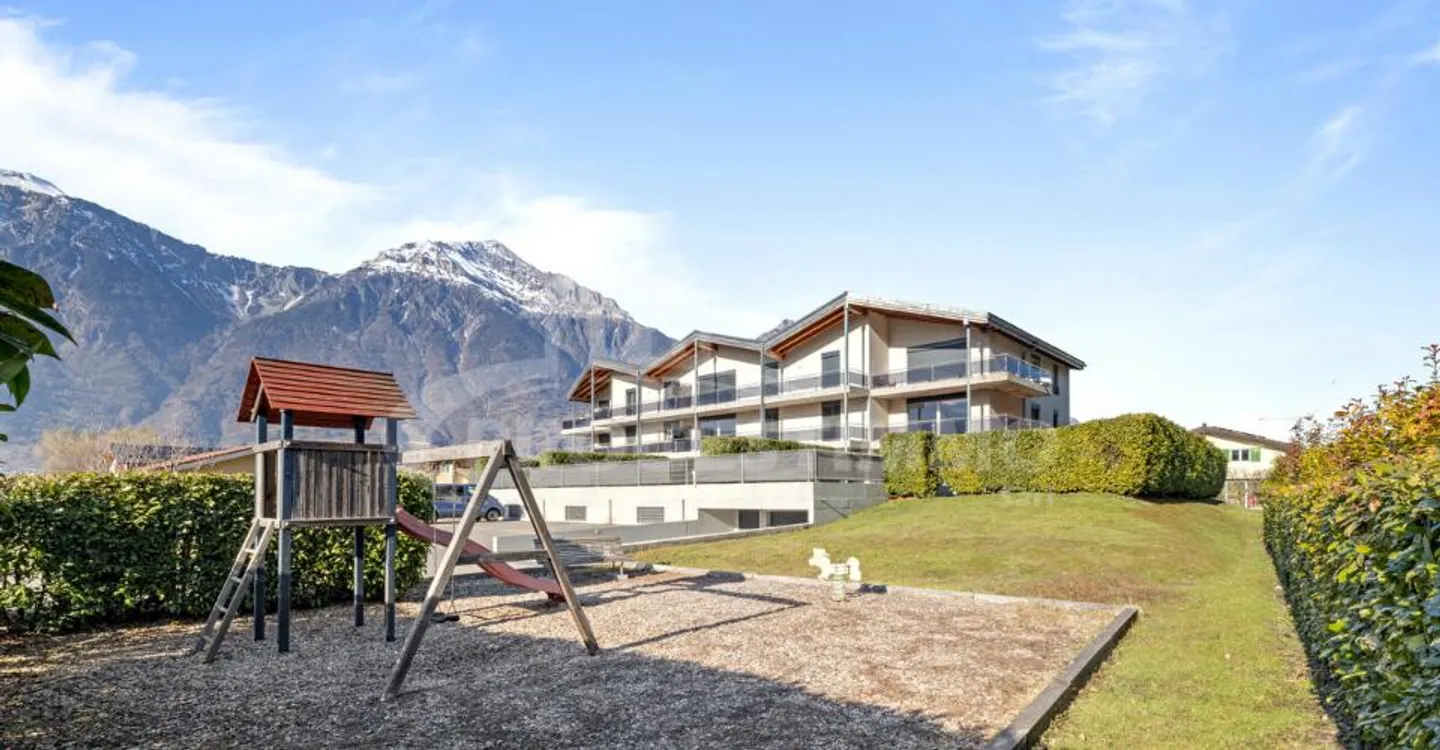 APPARTAMENTO ECCEZIONALE 4,5 STANZE CON VISTA SULLE ALPI - Foto 8 di 10