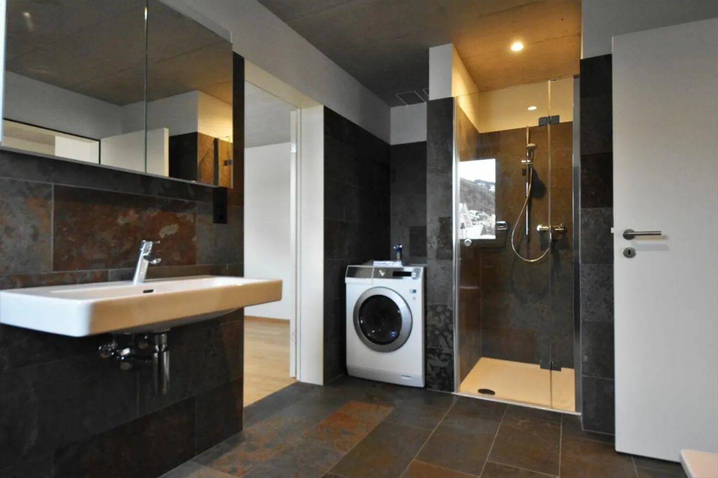 Moderne 2.5-Zimmer-Wohnung - Foto 6 von 8