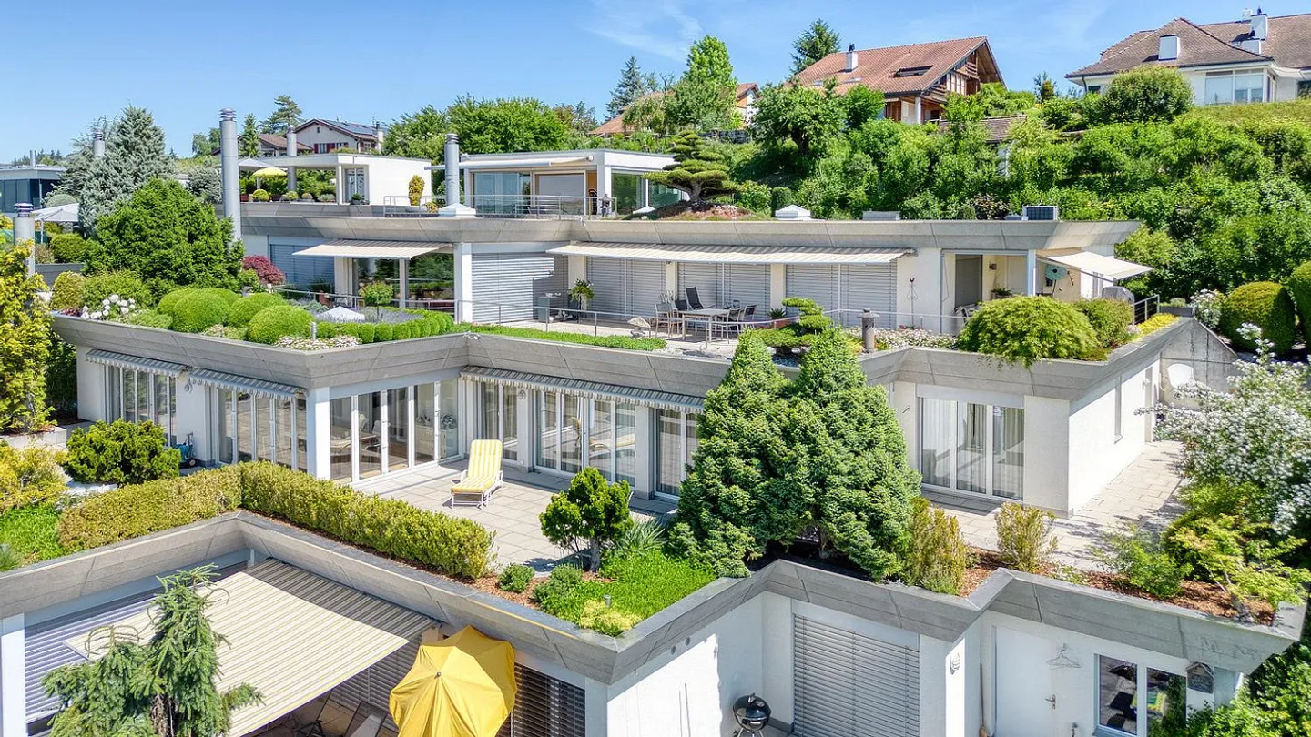 Geräumige Terrassenwohnung mit Aussicht - Foto 3 von 14