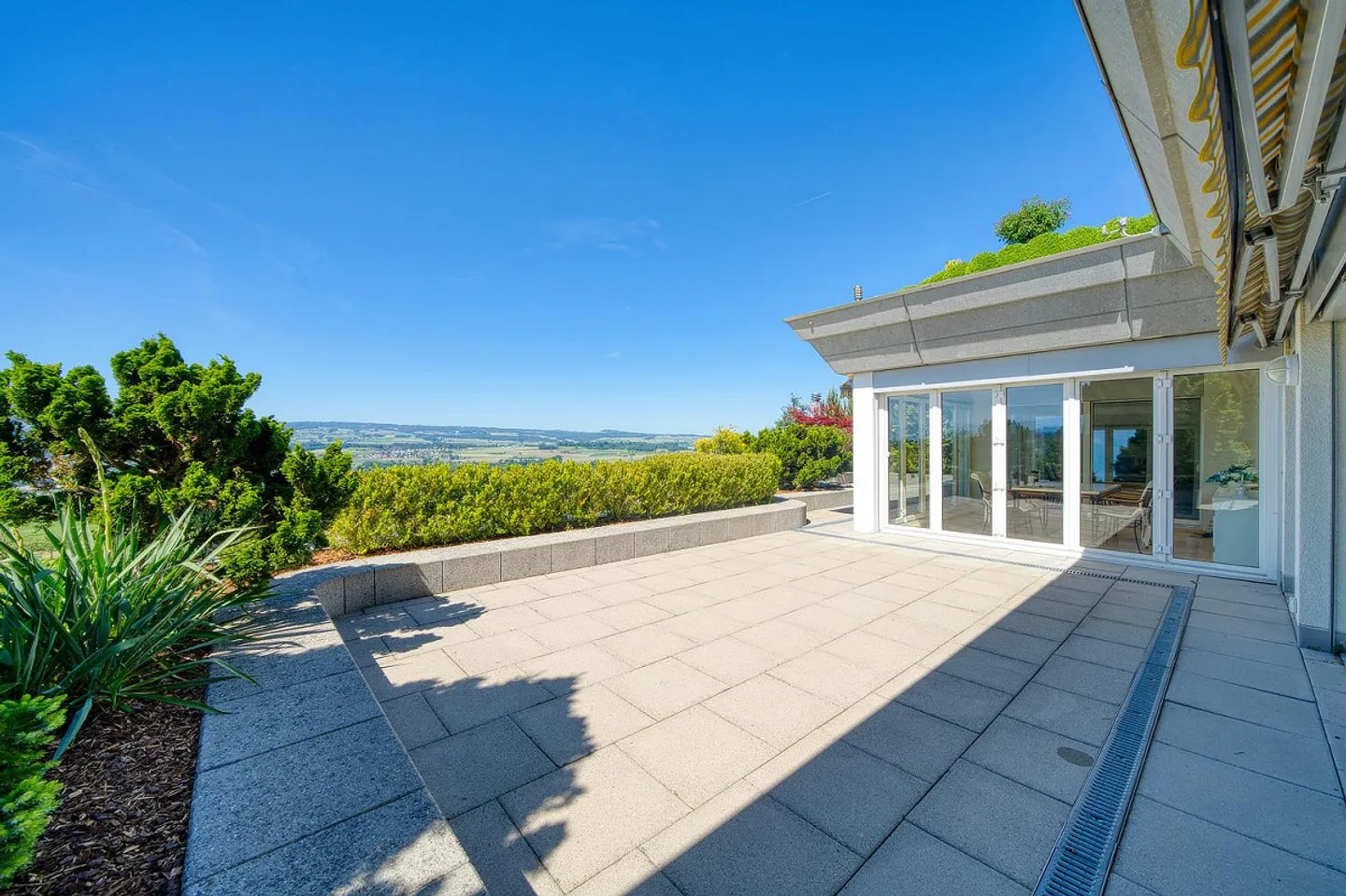 Geräumige Terrassenwohnung mit Aussicht - Foto 5 von 14