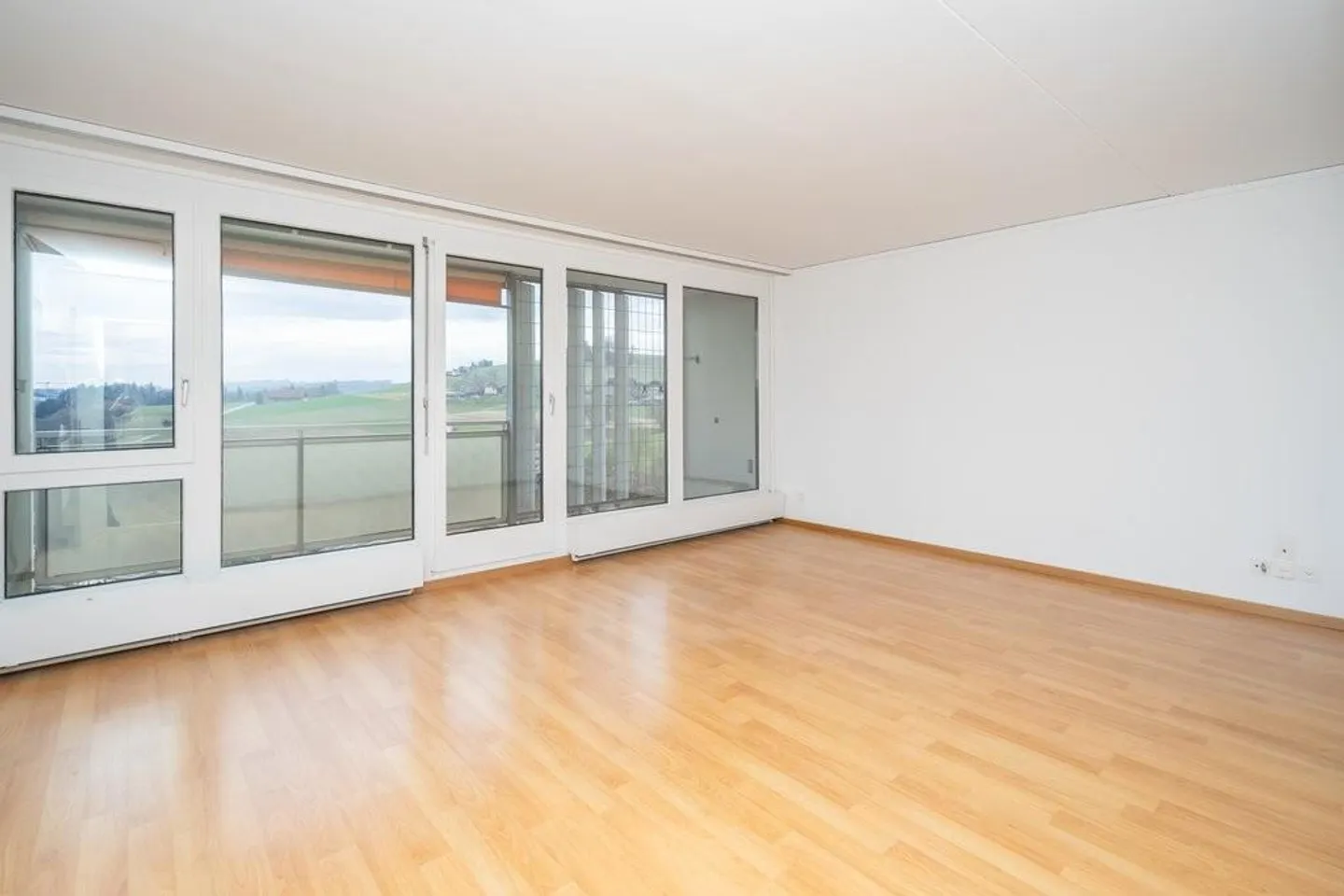 Spacious 4-room apartment for rent in Gäbelbach - Photo 2 of 7